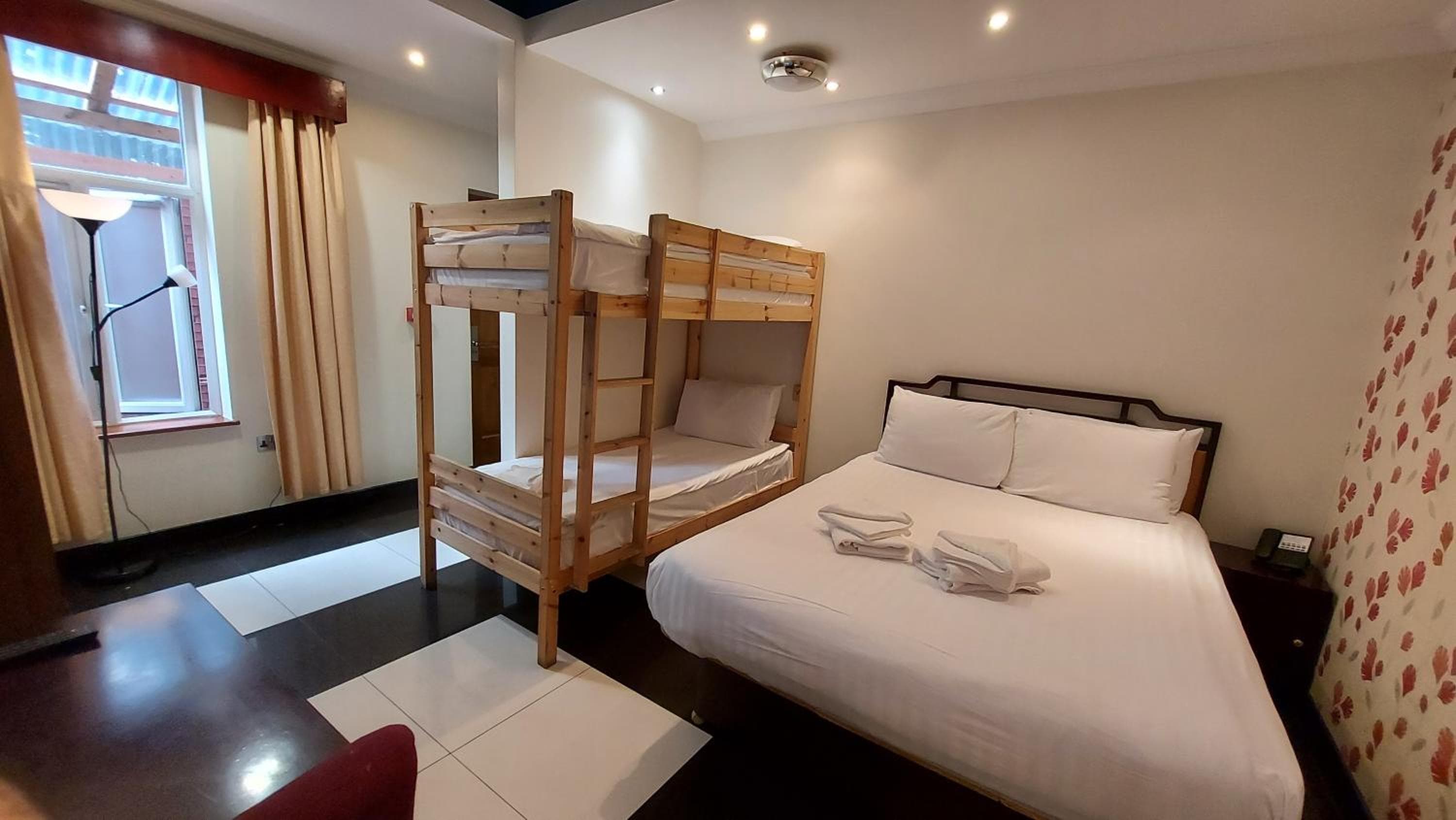 London Star Hotel