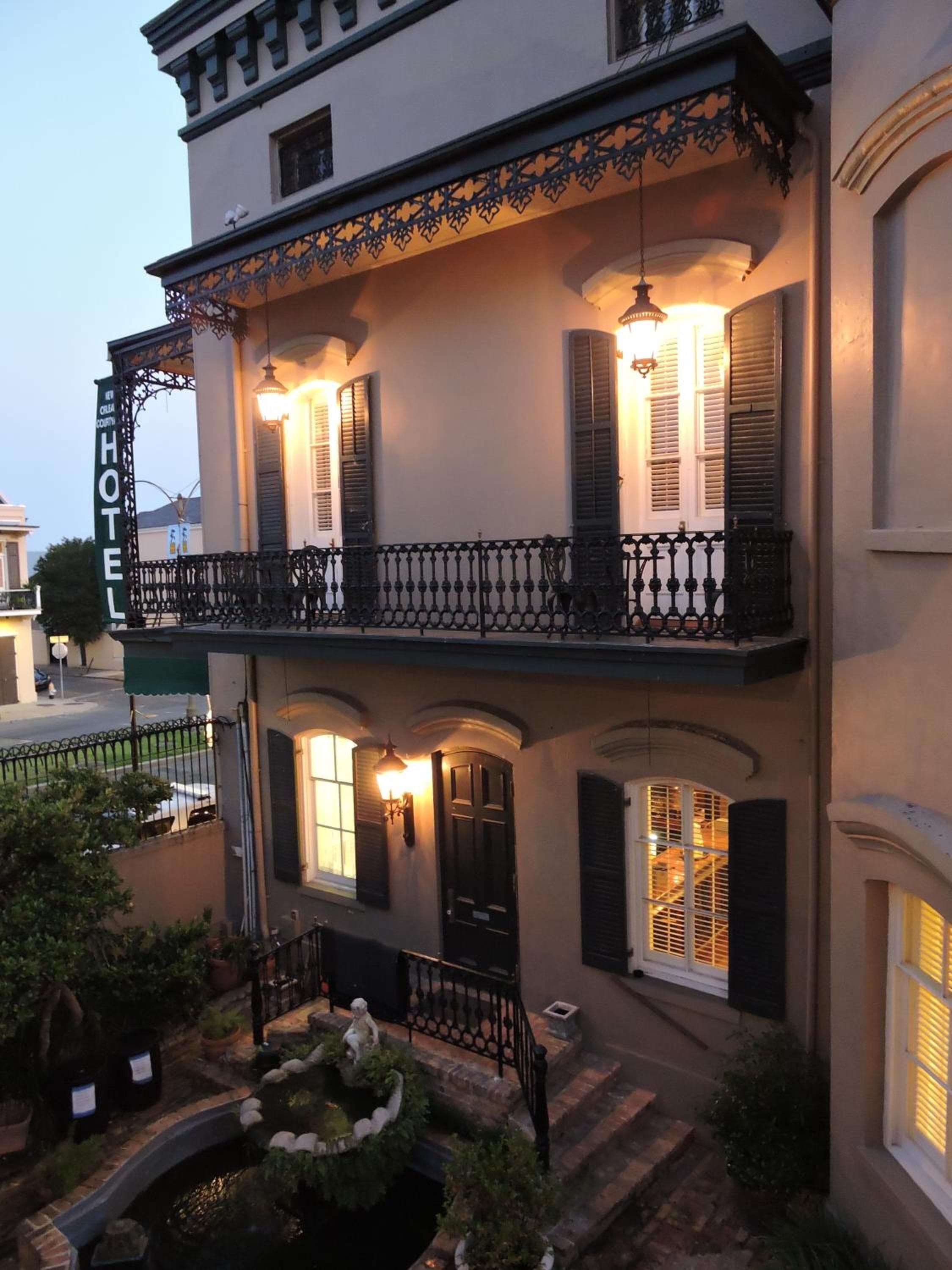 New Orleans Courtyard Hotel by the French Quarter