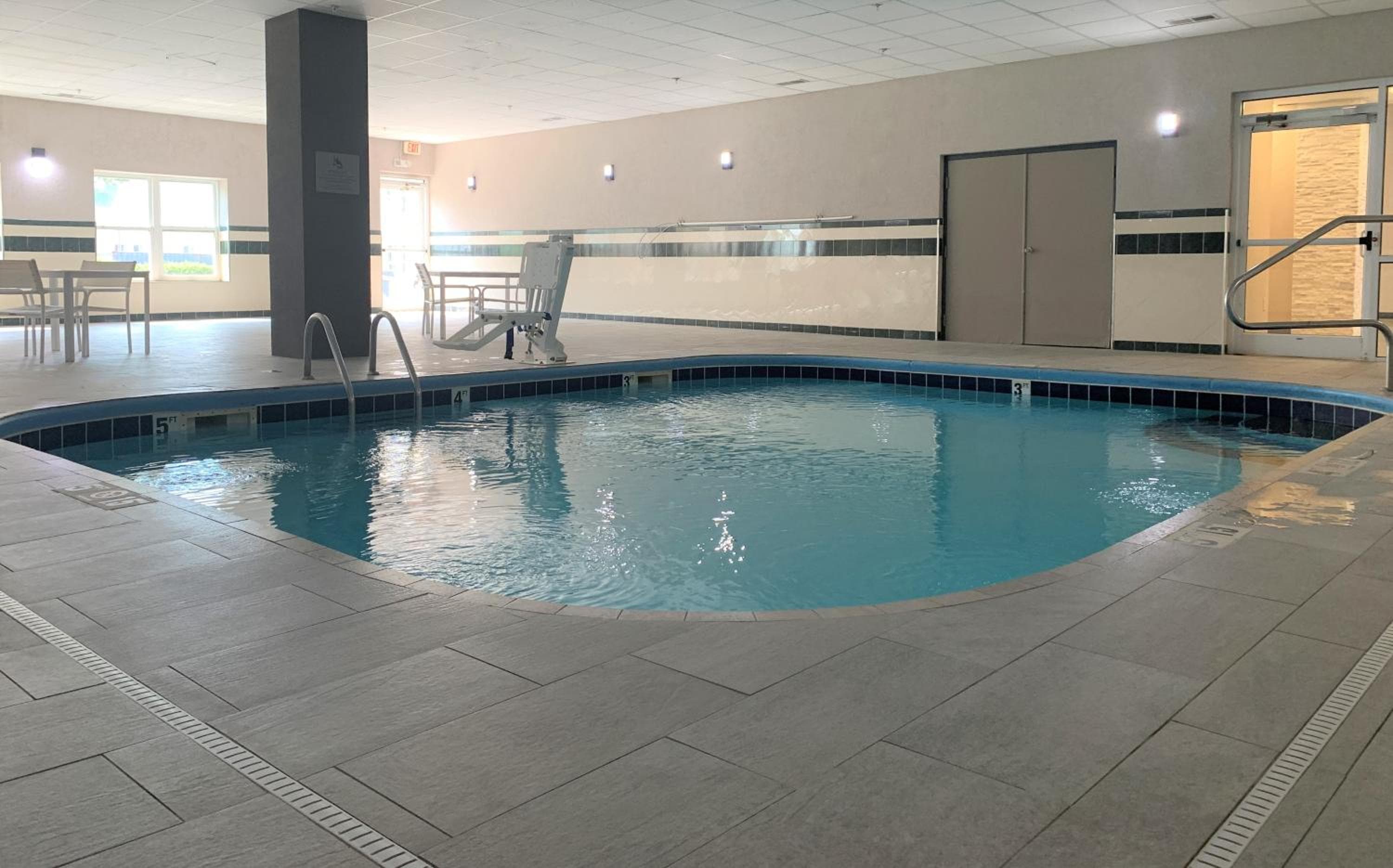 Country Inn & Suites by Radisson, Clarksville, TN