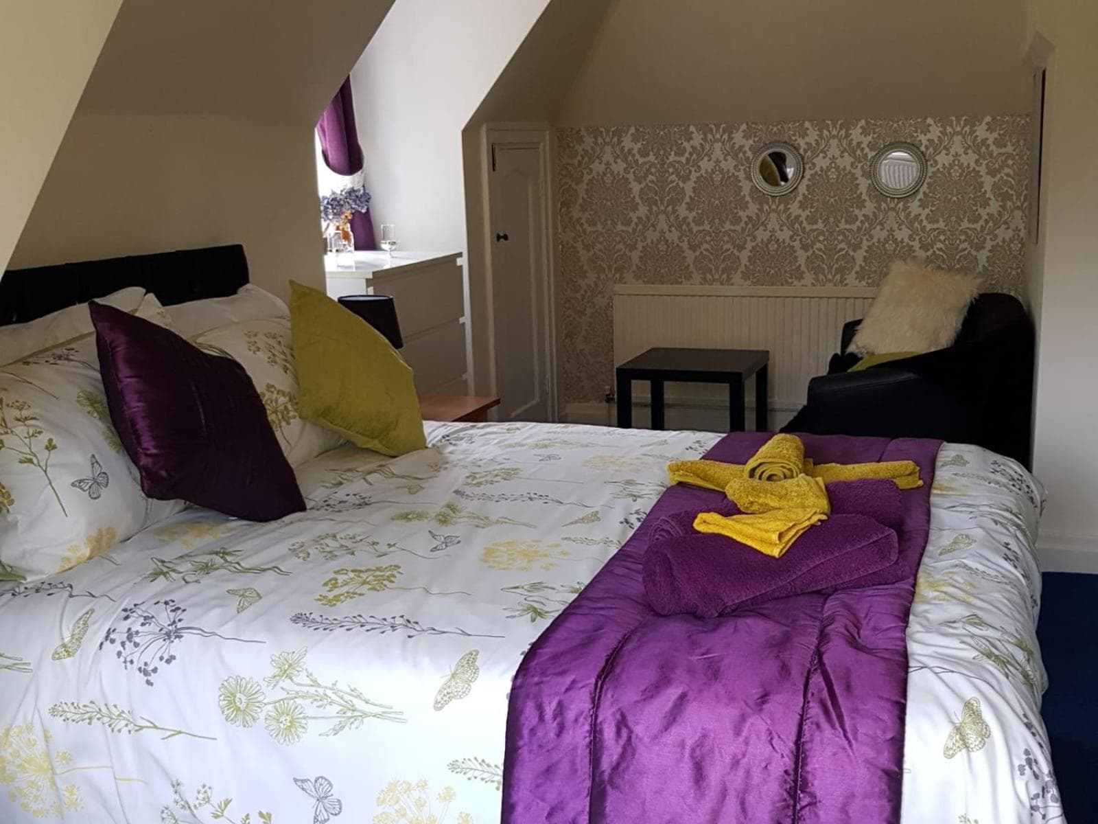 PEACEFUL RETREAT HIDEAWAY SURREY