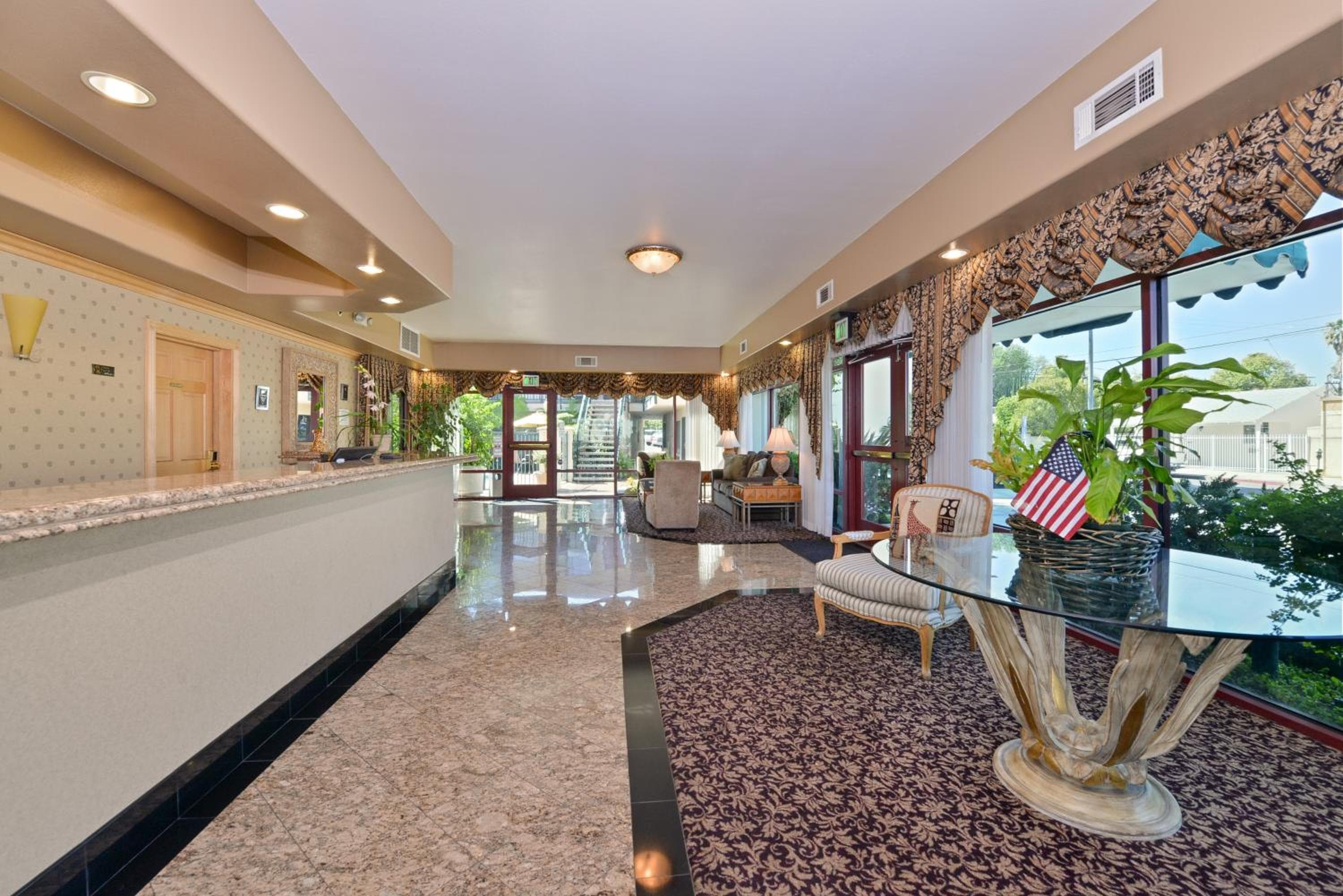 Tarzana Inn