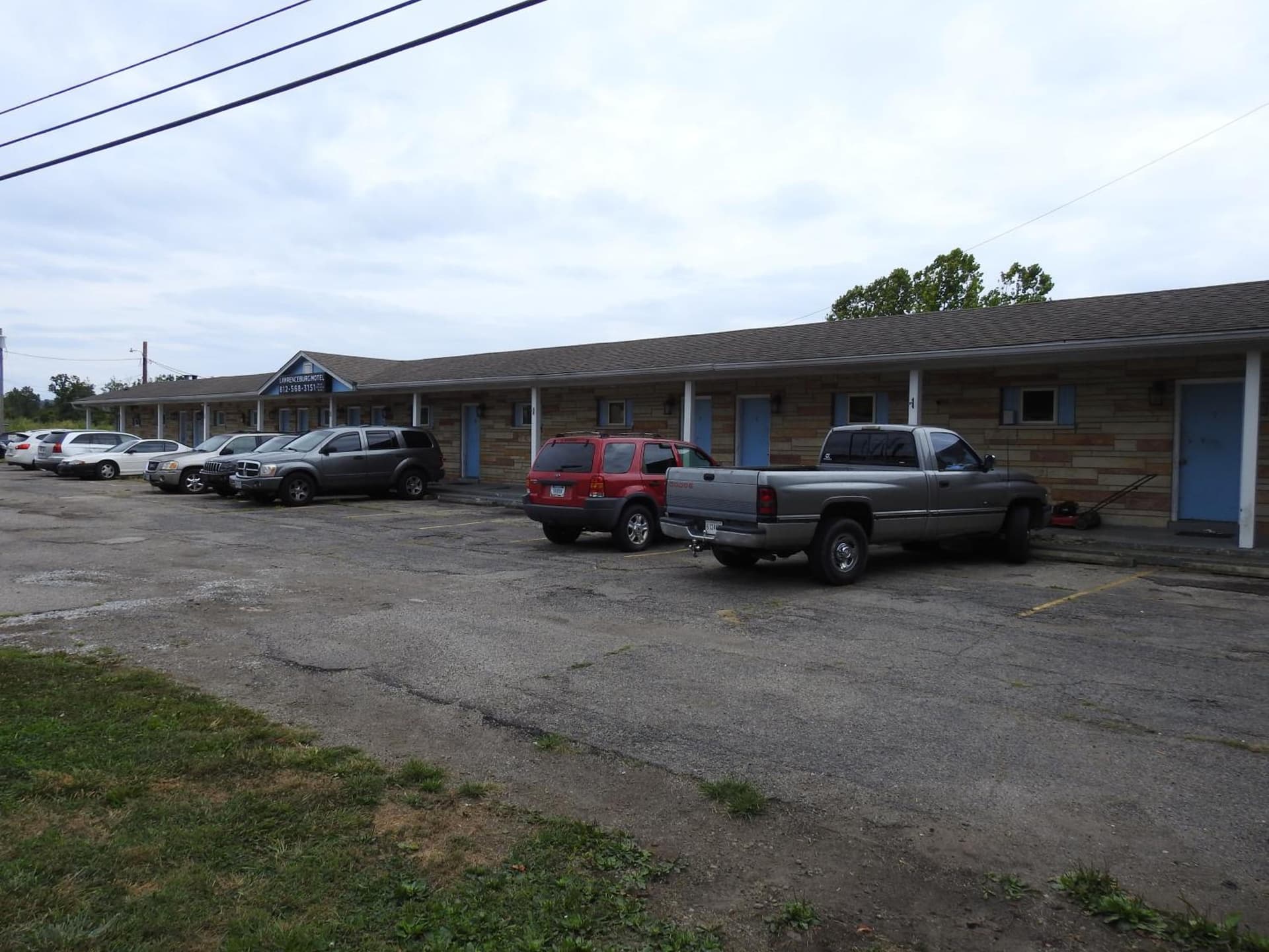 LAWRENCEBURG MOTEL
