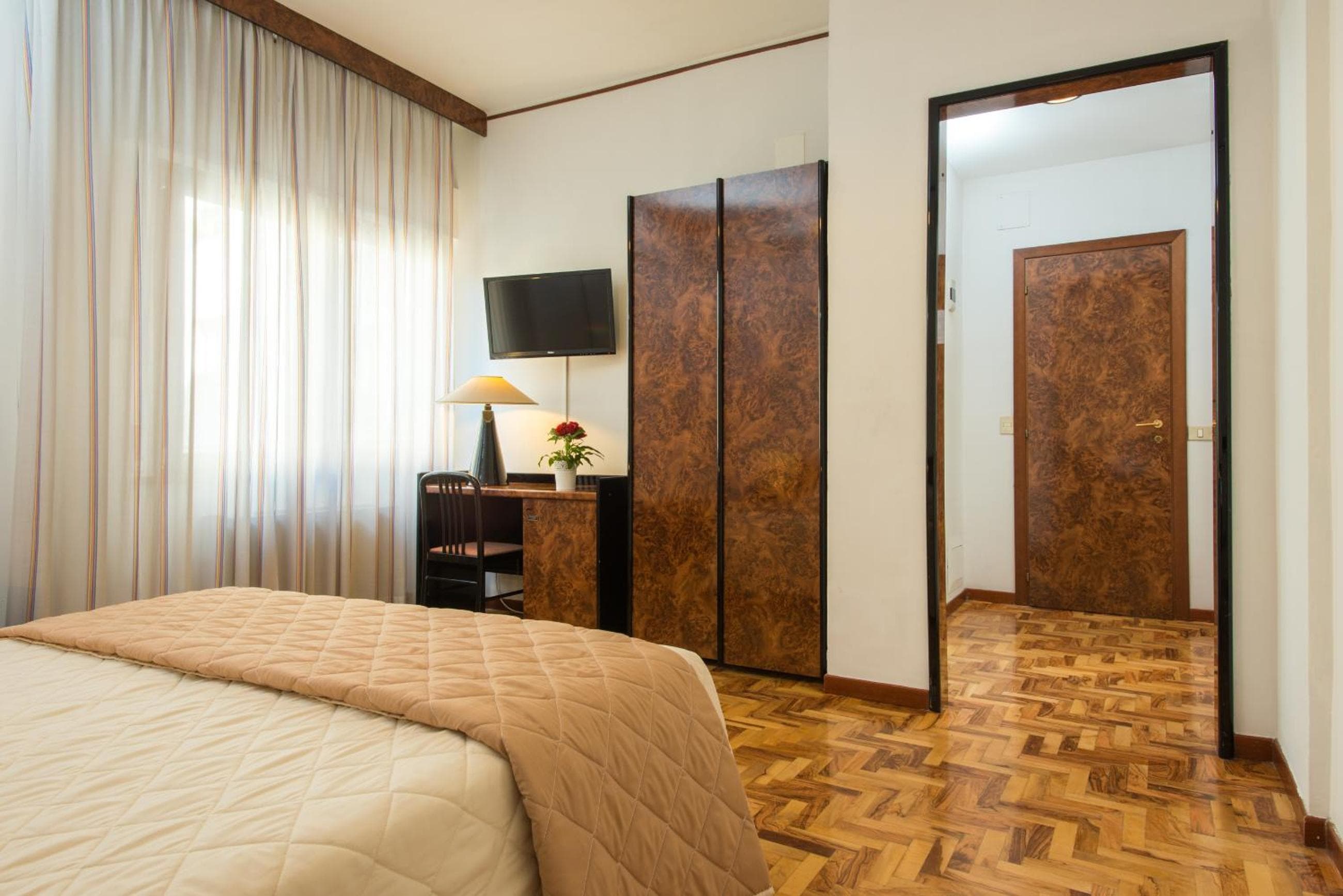 Royal Hotel