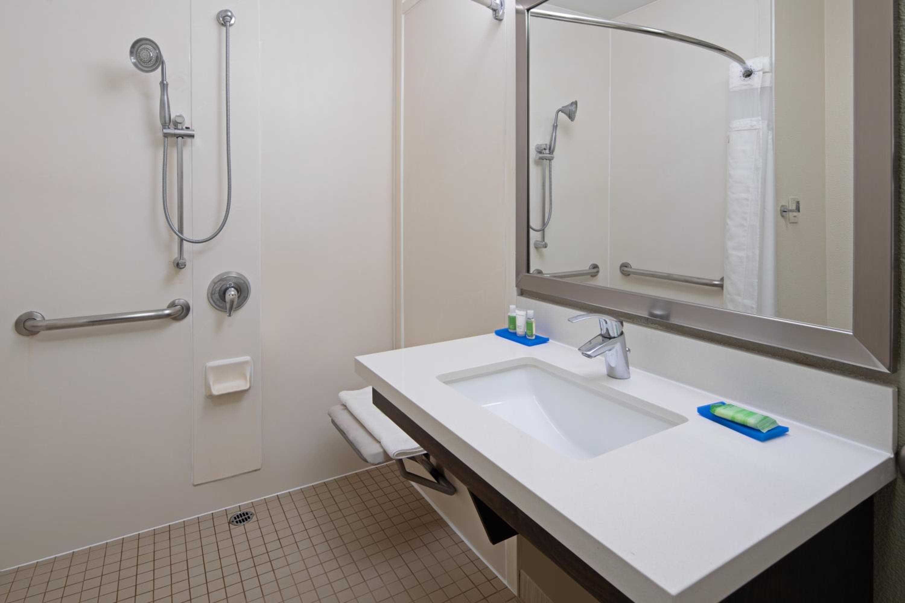 Holiday Inn Express & Suites - Valencia - Santa Clarita by IHG