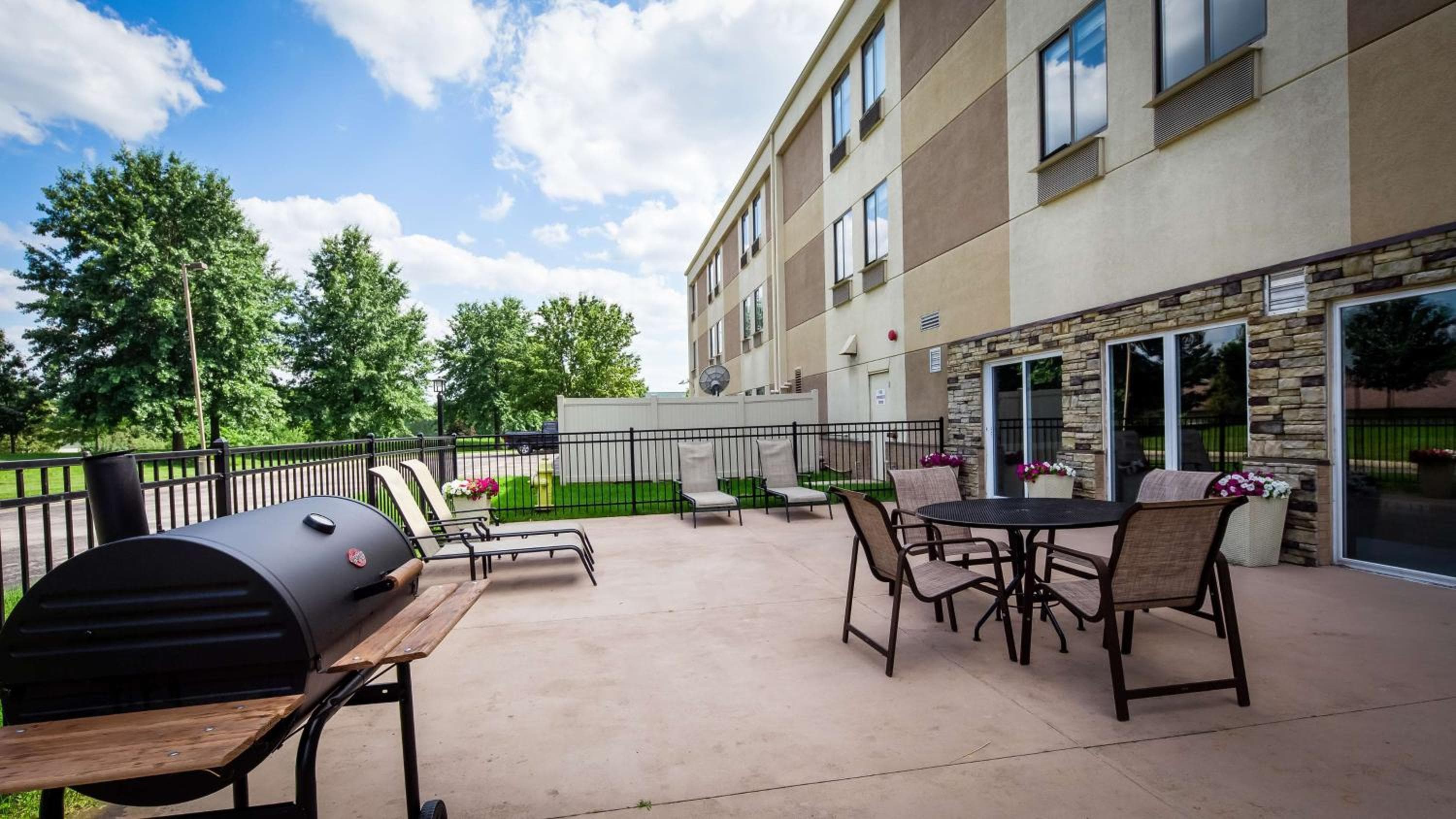 Best Western Plus Lee's Summit Hotel & Suites