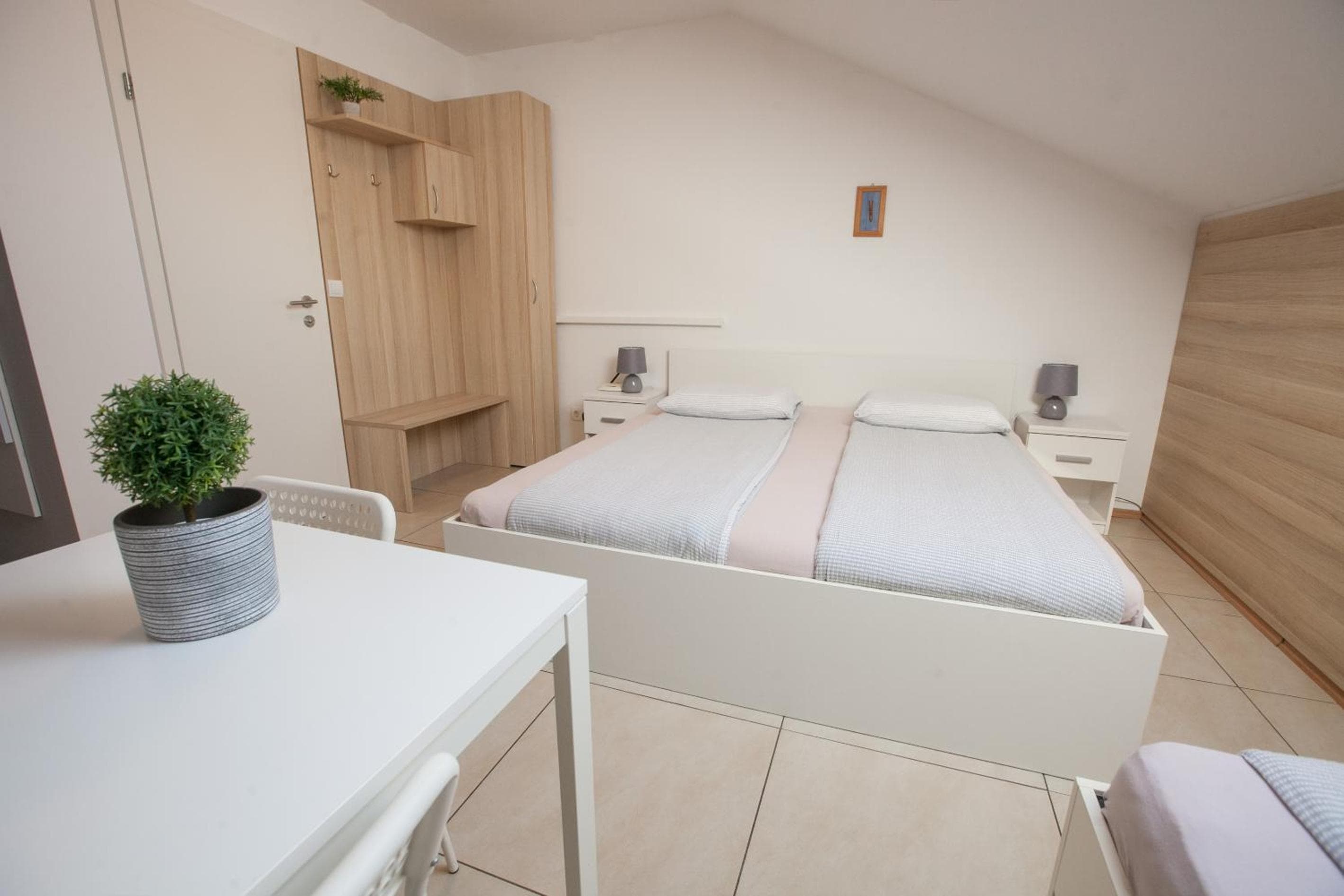 Rooms Klik Postojna