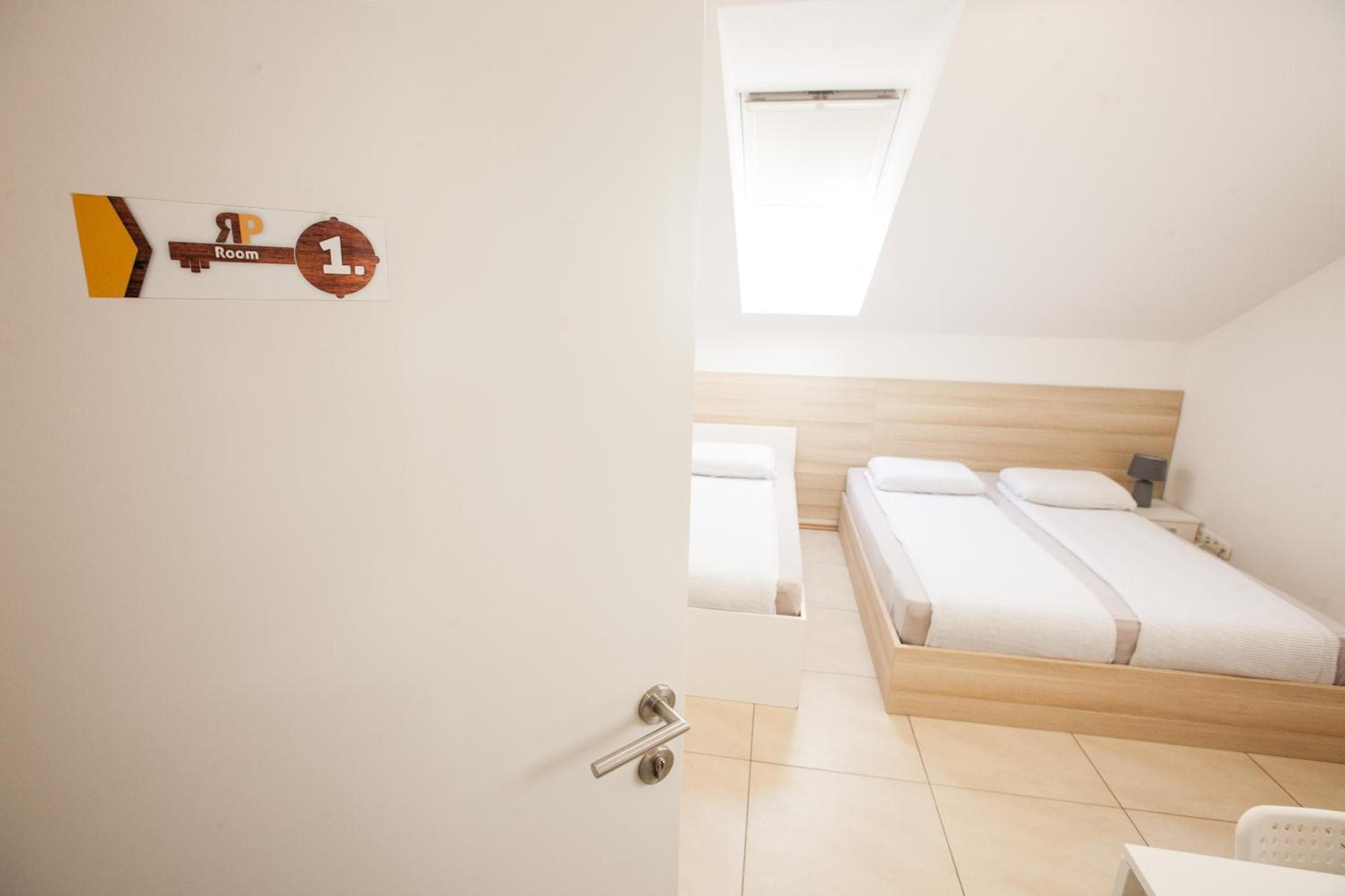 Rooms Klik Postojna