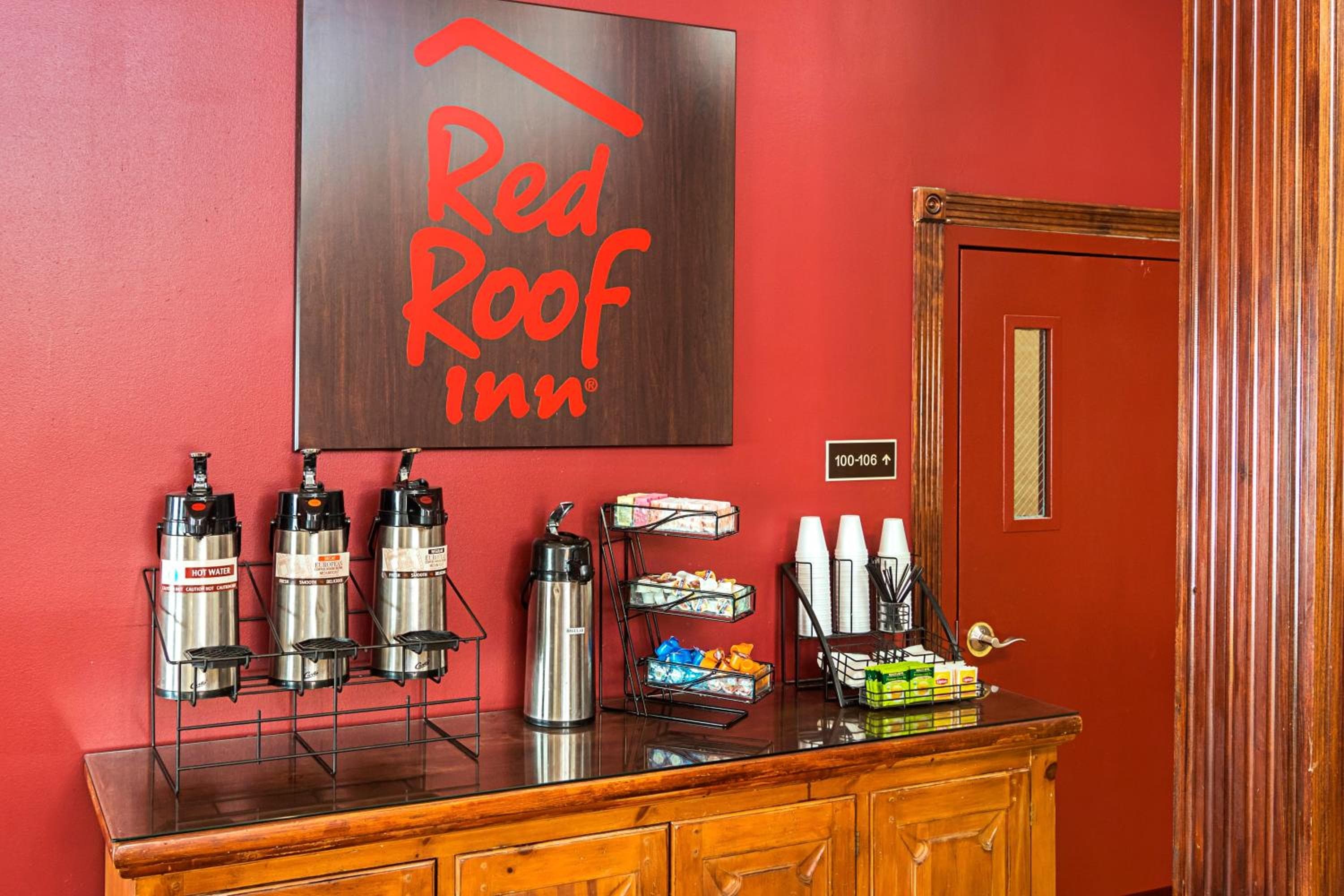 Red Roof Inn & Suites Lake Orion / Auburn Hills