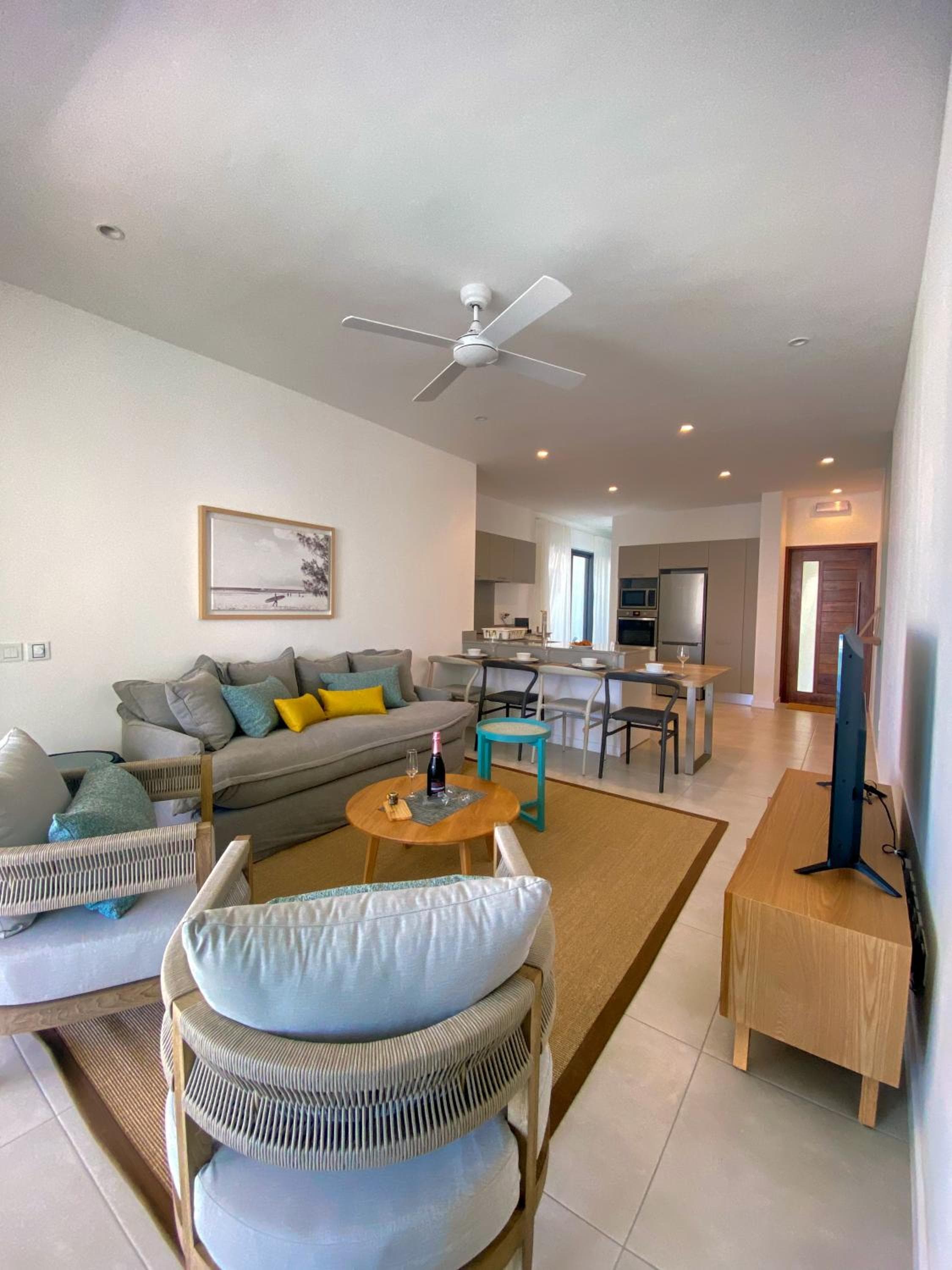 Eastern Blue - Sea View Luxury Apartment