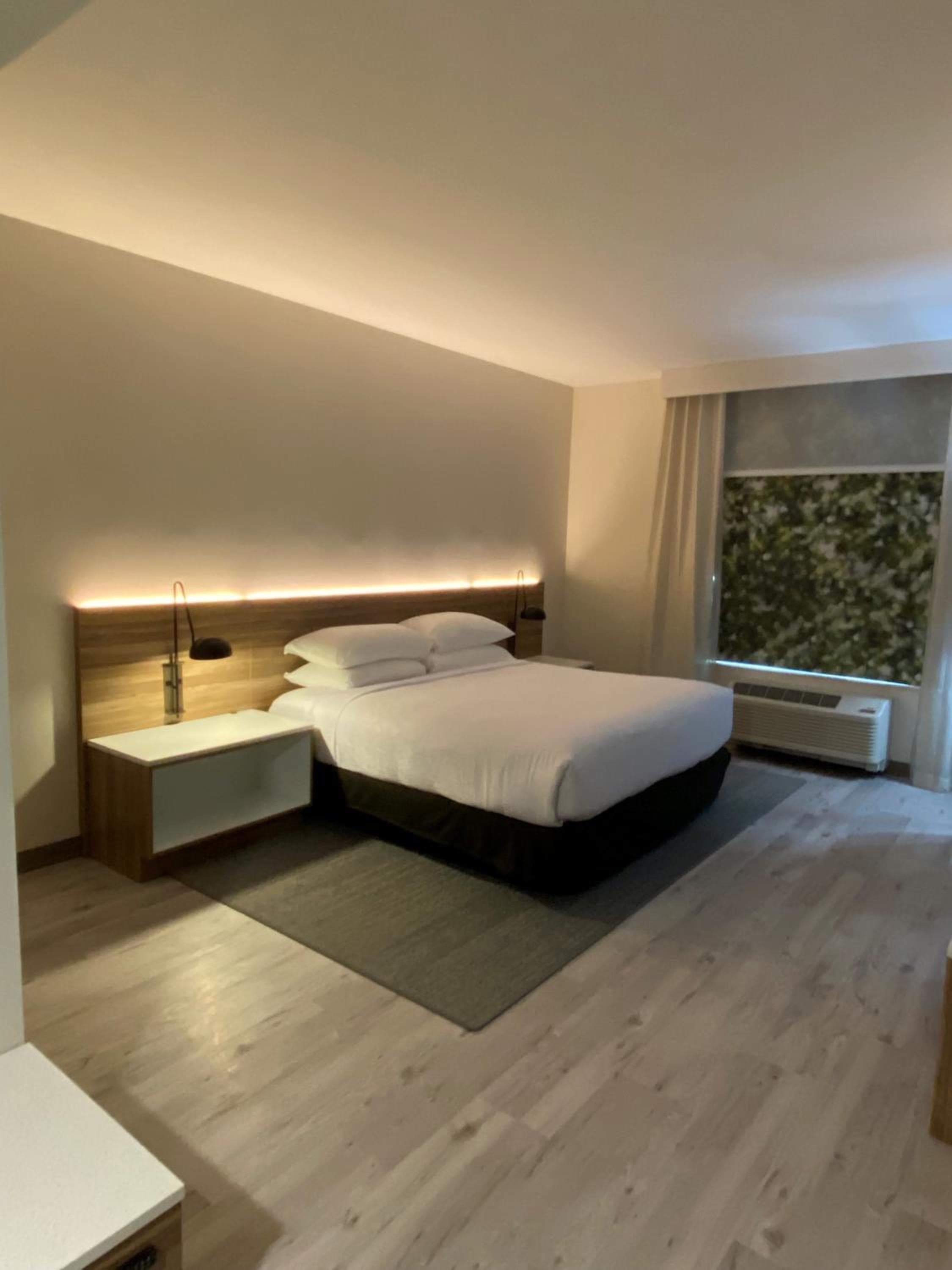 Wyndham Garden Orlando Airport - Free Airport Shuttle - PARK N' FLY Available