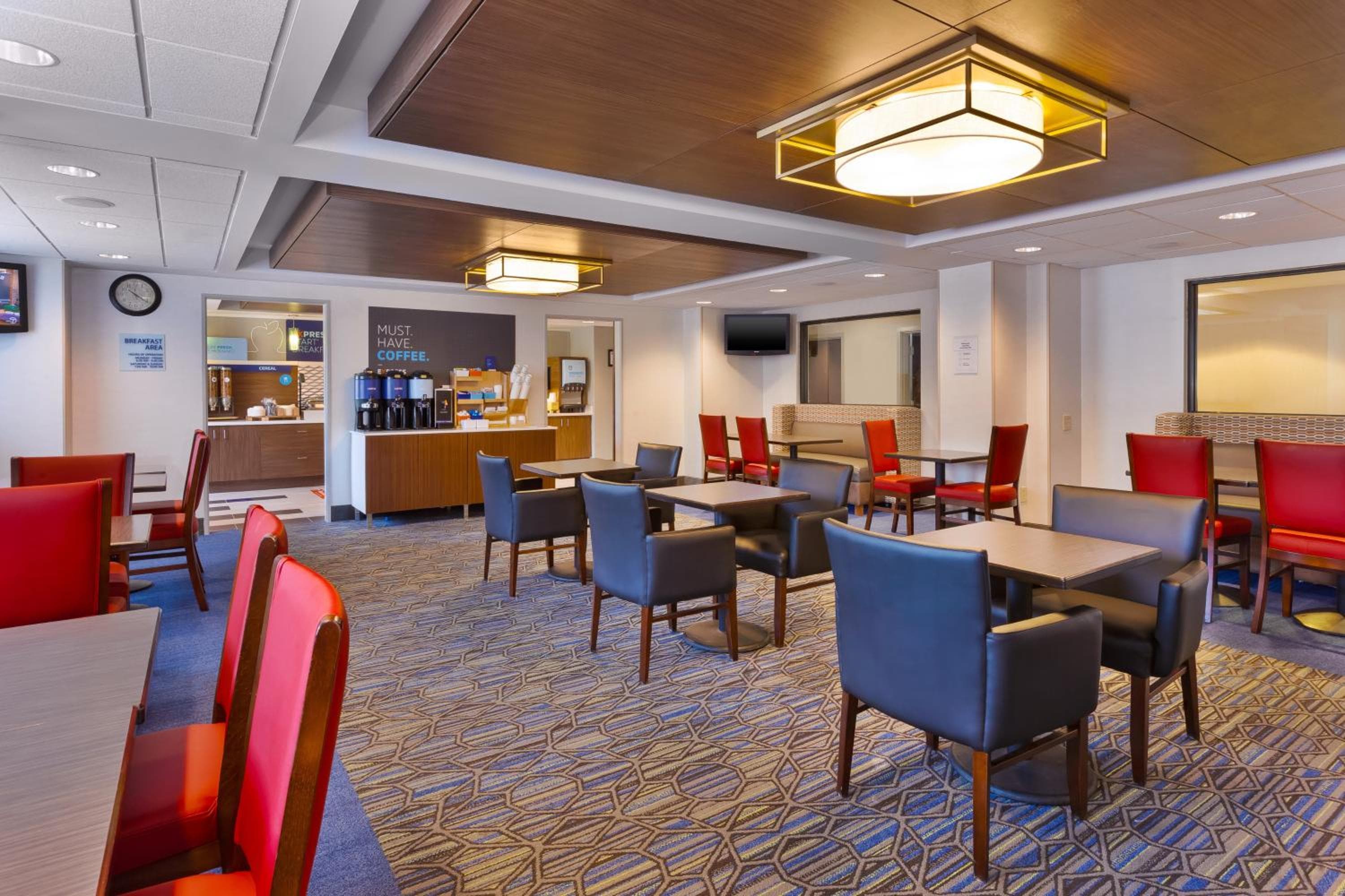 Holiday Inn Express - Waldorf by IHG
