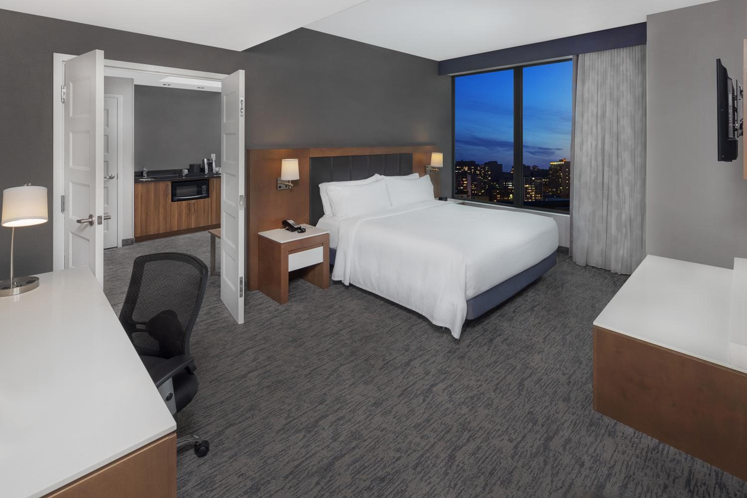 Holiday Inn Hotel & Suites - Montreal Centre-ville Ouest by IHG
