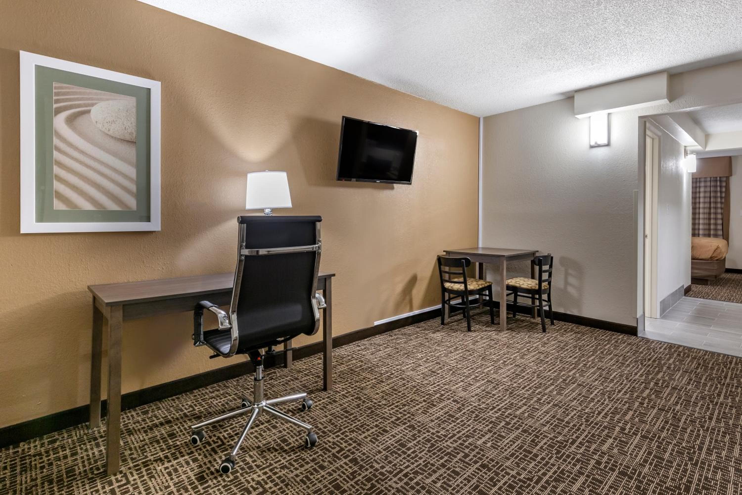 Quality Inn & Suites Spring Lake - Fayetteville near Fort Bragg
