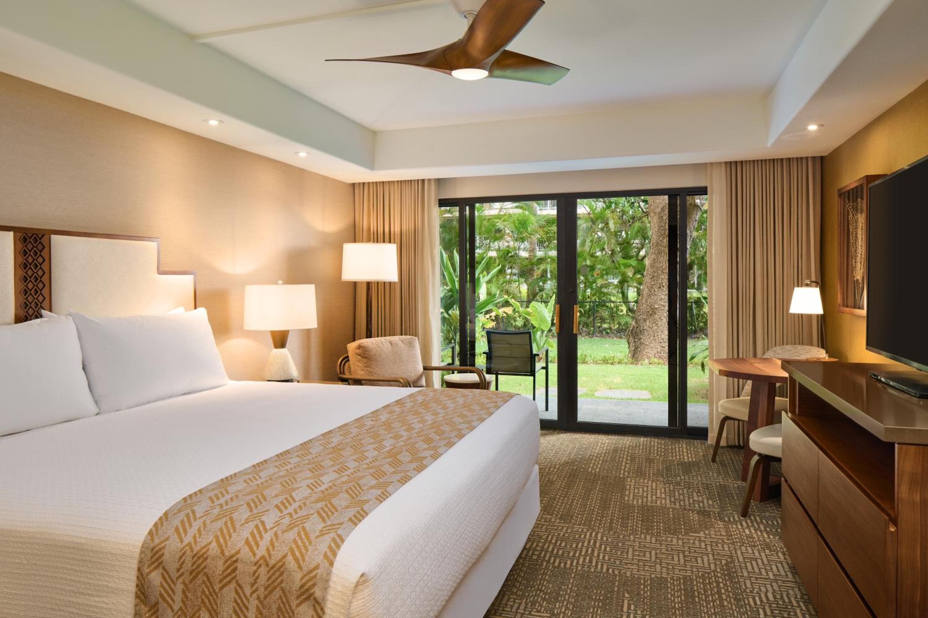 OUTRIGGER Kāʻanapali Beach Resort