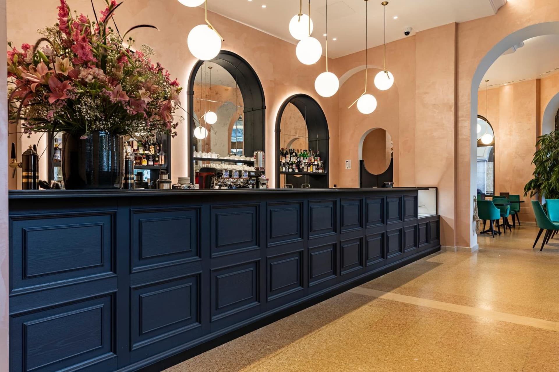 bar