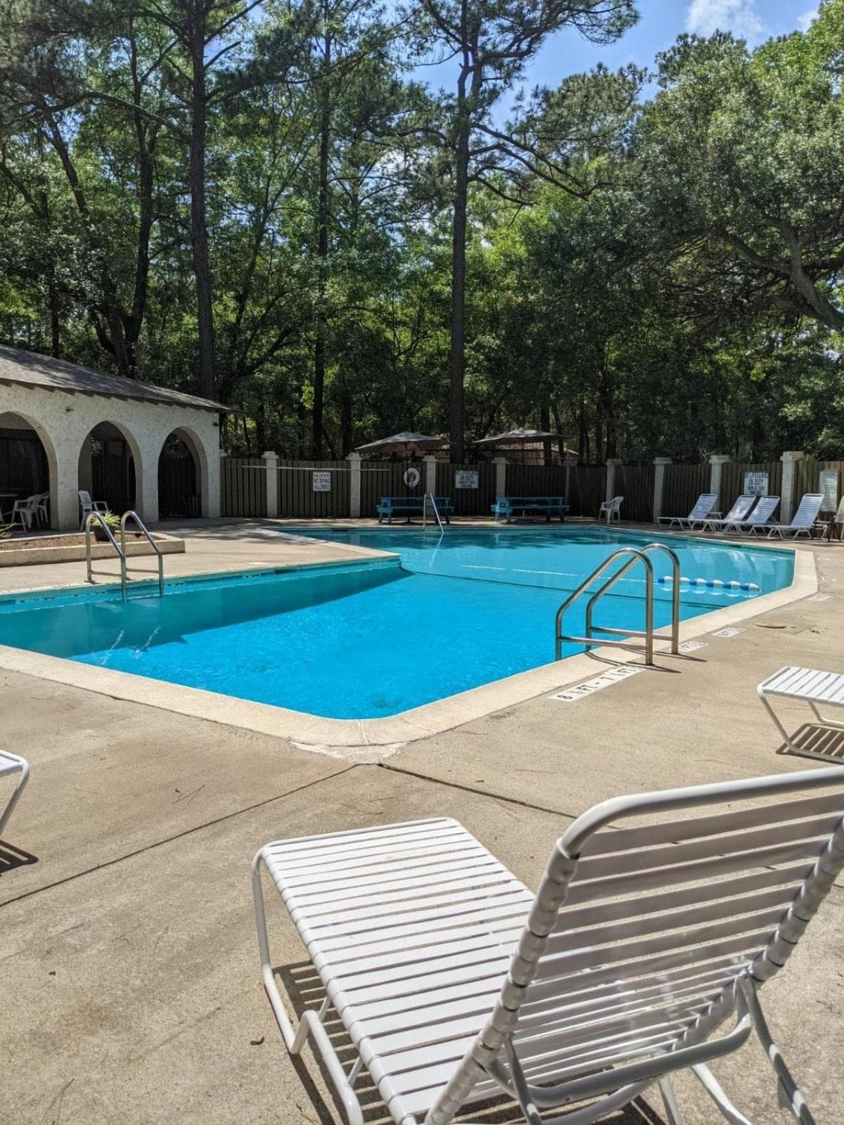 HHI Homes- Newly Renovated Cozy Modern Pet-Friendly Villa-Ideal Location