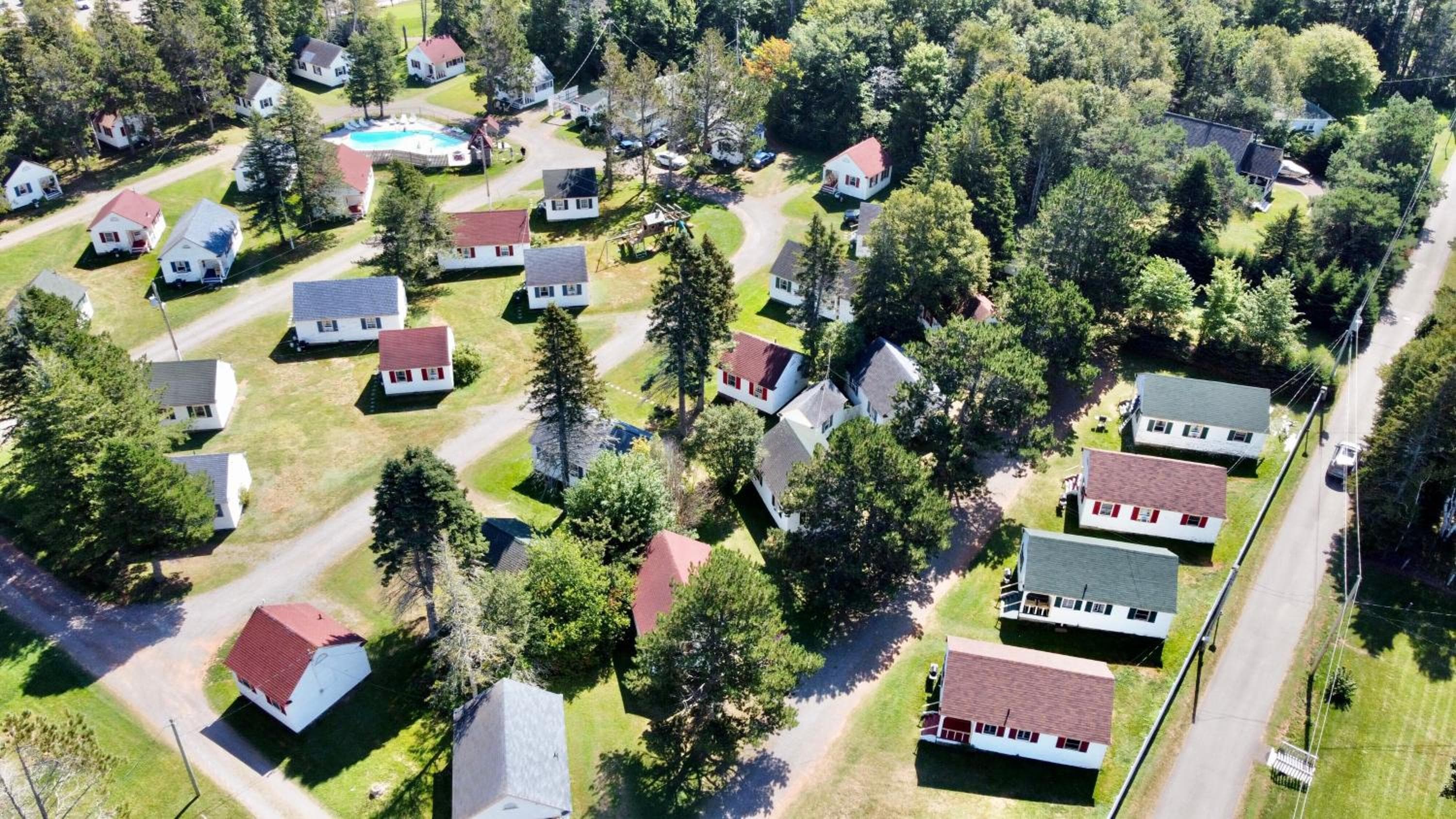 Green Gables Bungalow Court