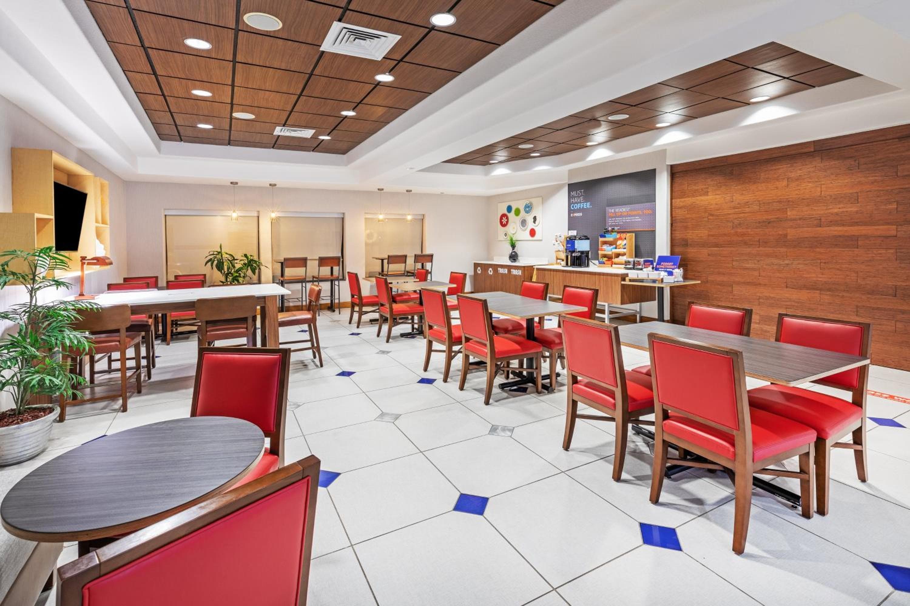 Holiday Inn Express Hotel & Suites Austin NE-Hutto by IHG