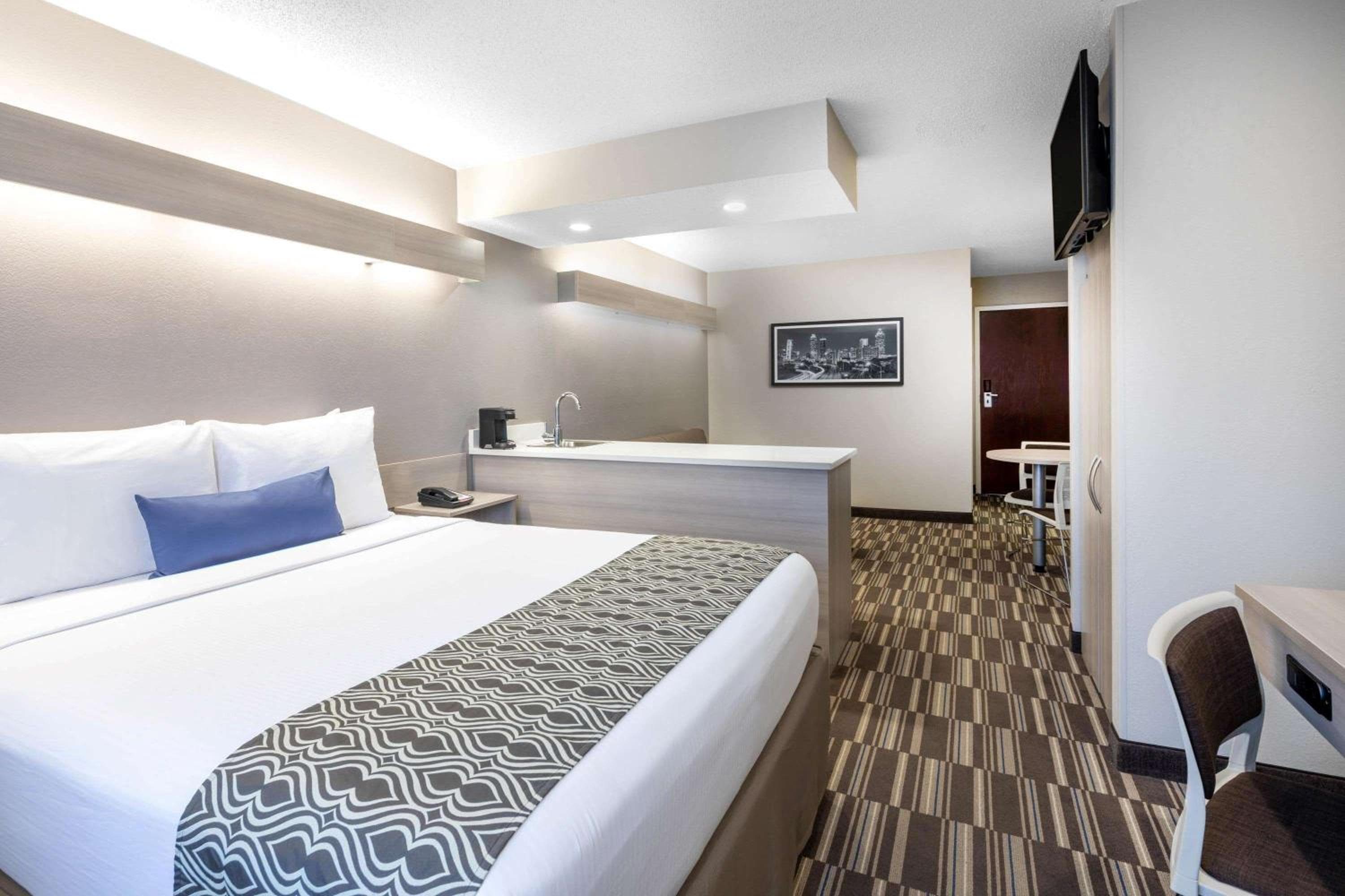 Microtel Inn & Suites by Wyndham Atlanta Buckhead Area