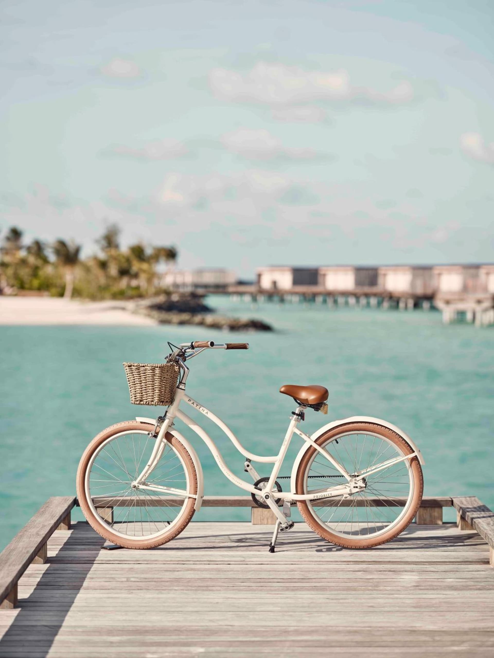 Patina Maldives, Fari Islands