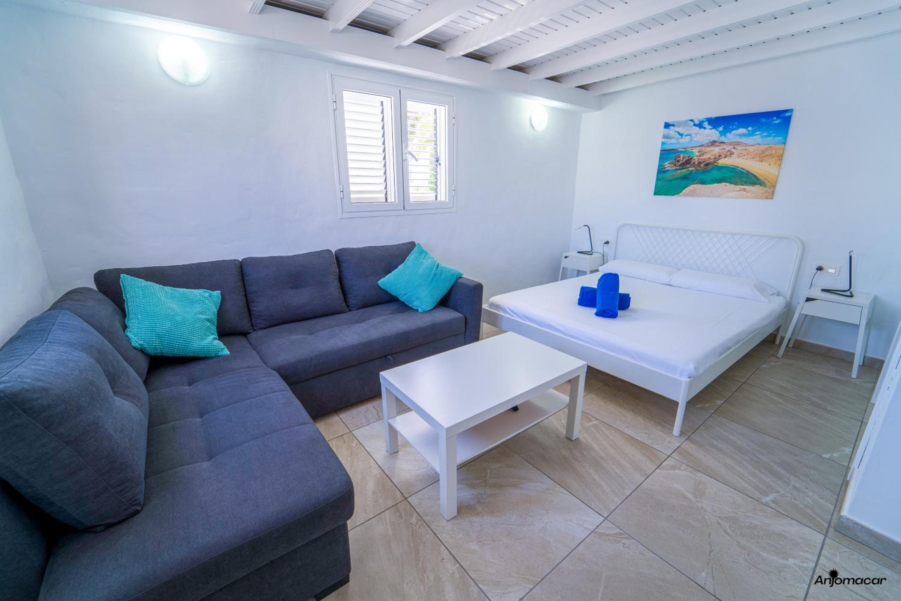 Apartamentos Anjomacar B