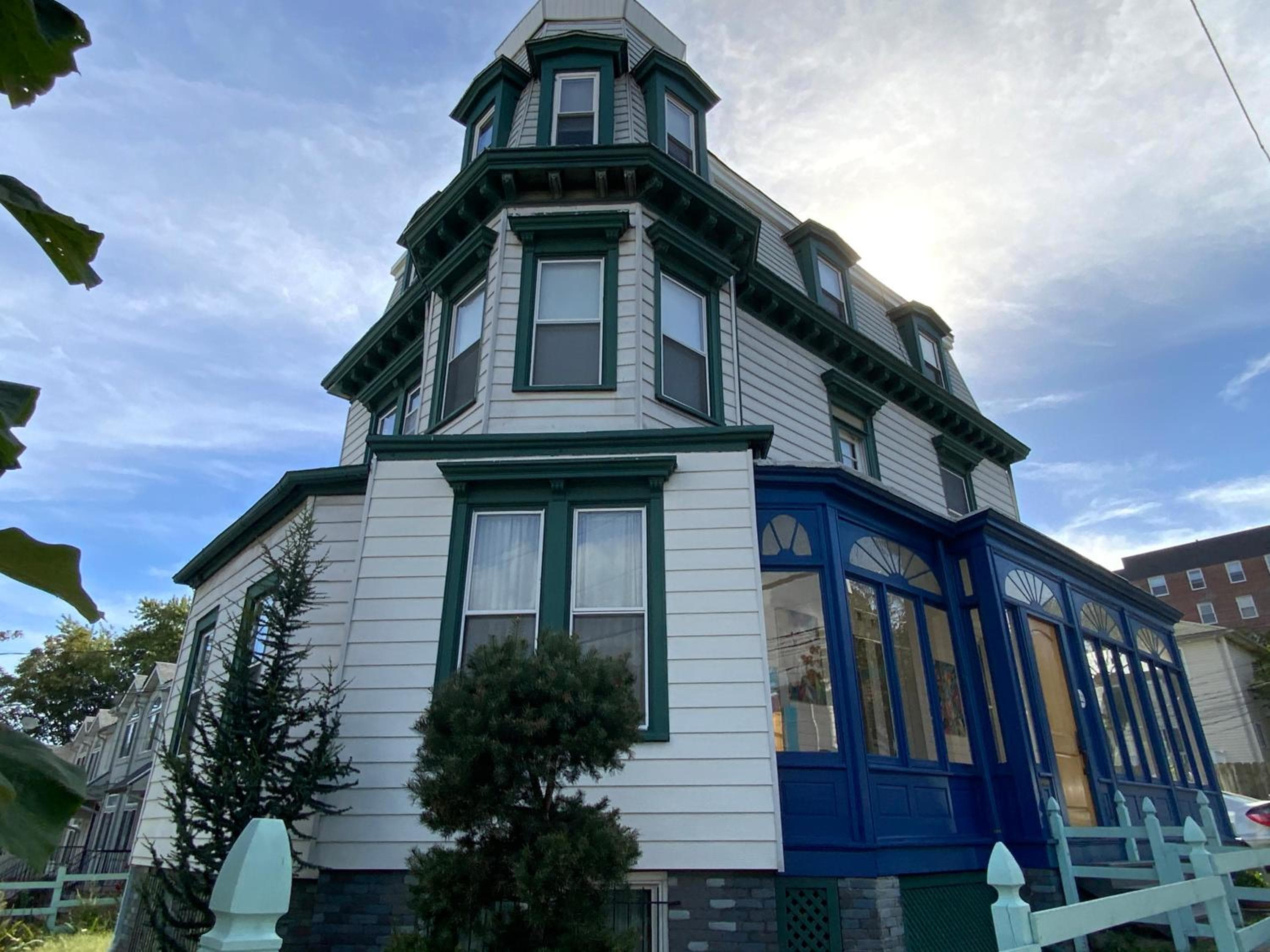Fort Pl B&B and Gallery