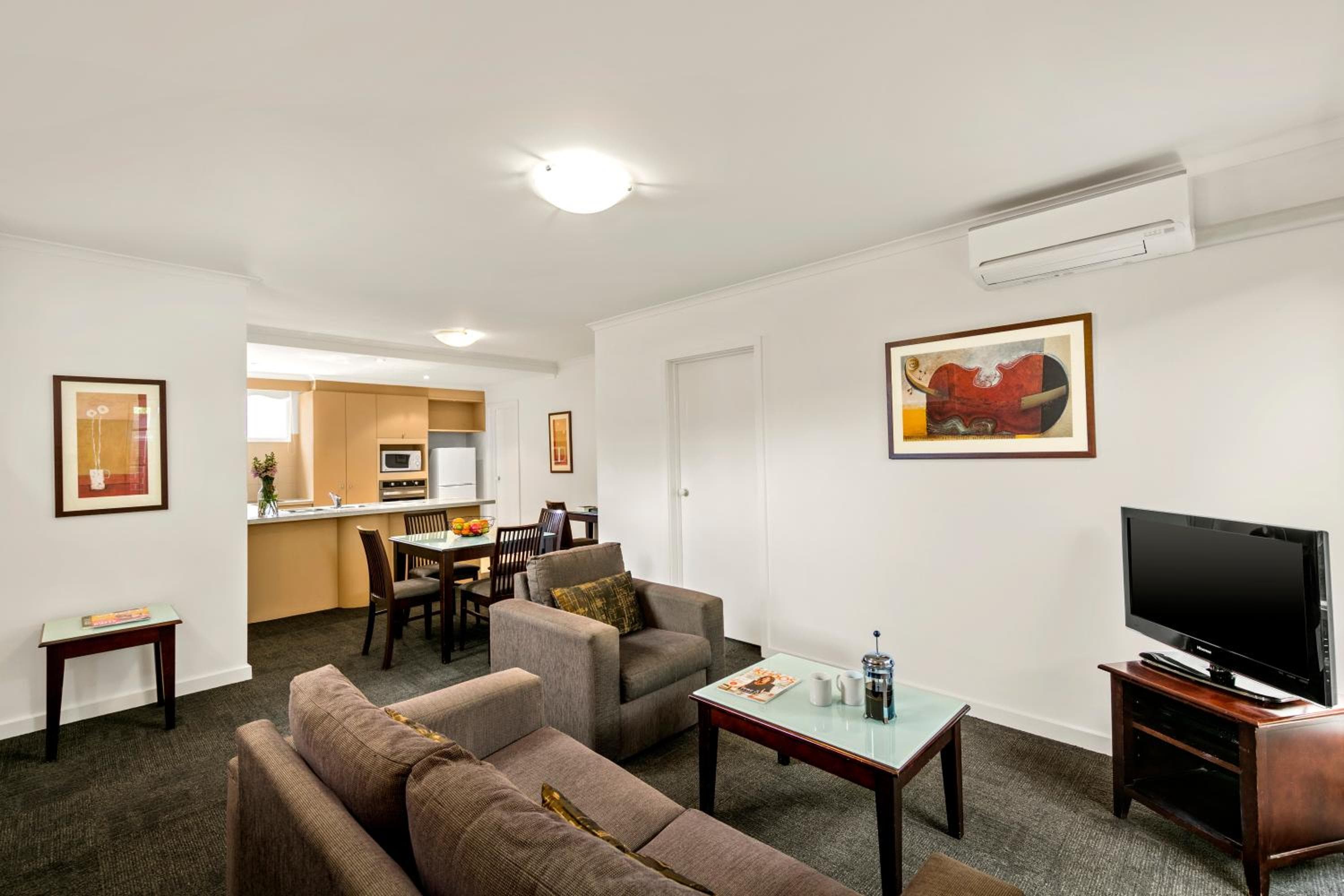 Comfort Apartments Royal Gardens