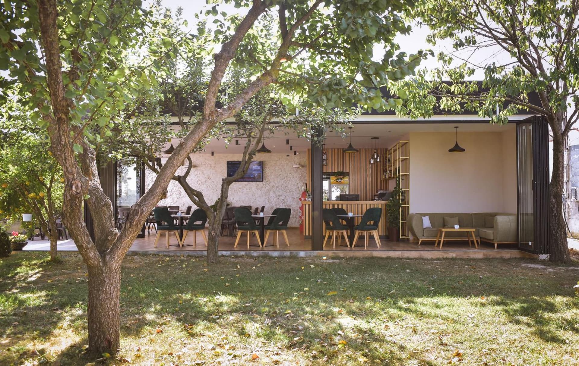 Airport Garden Hotel