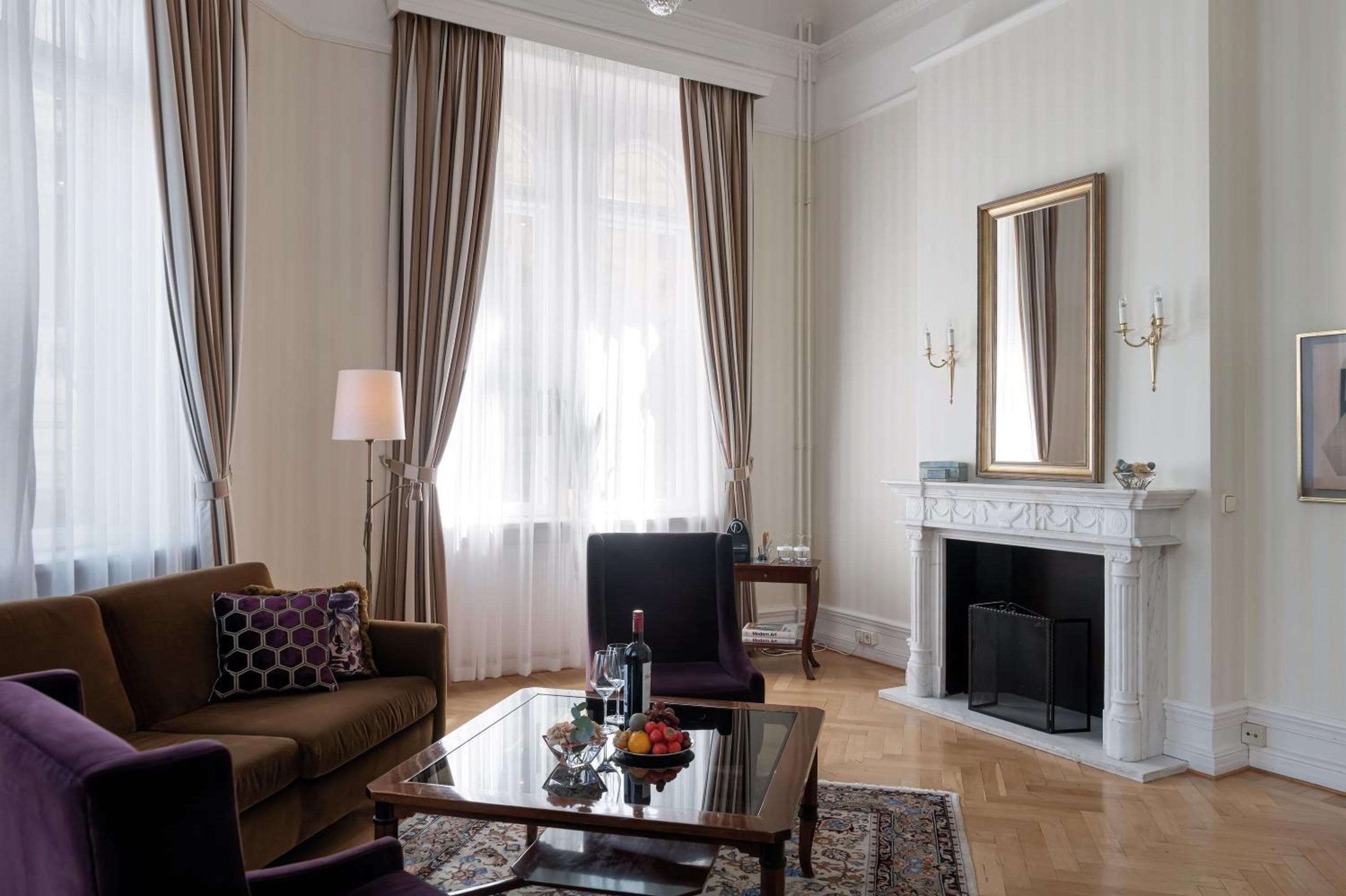Elite Plaza Hotel