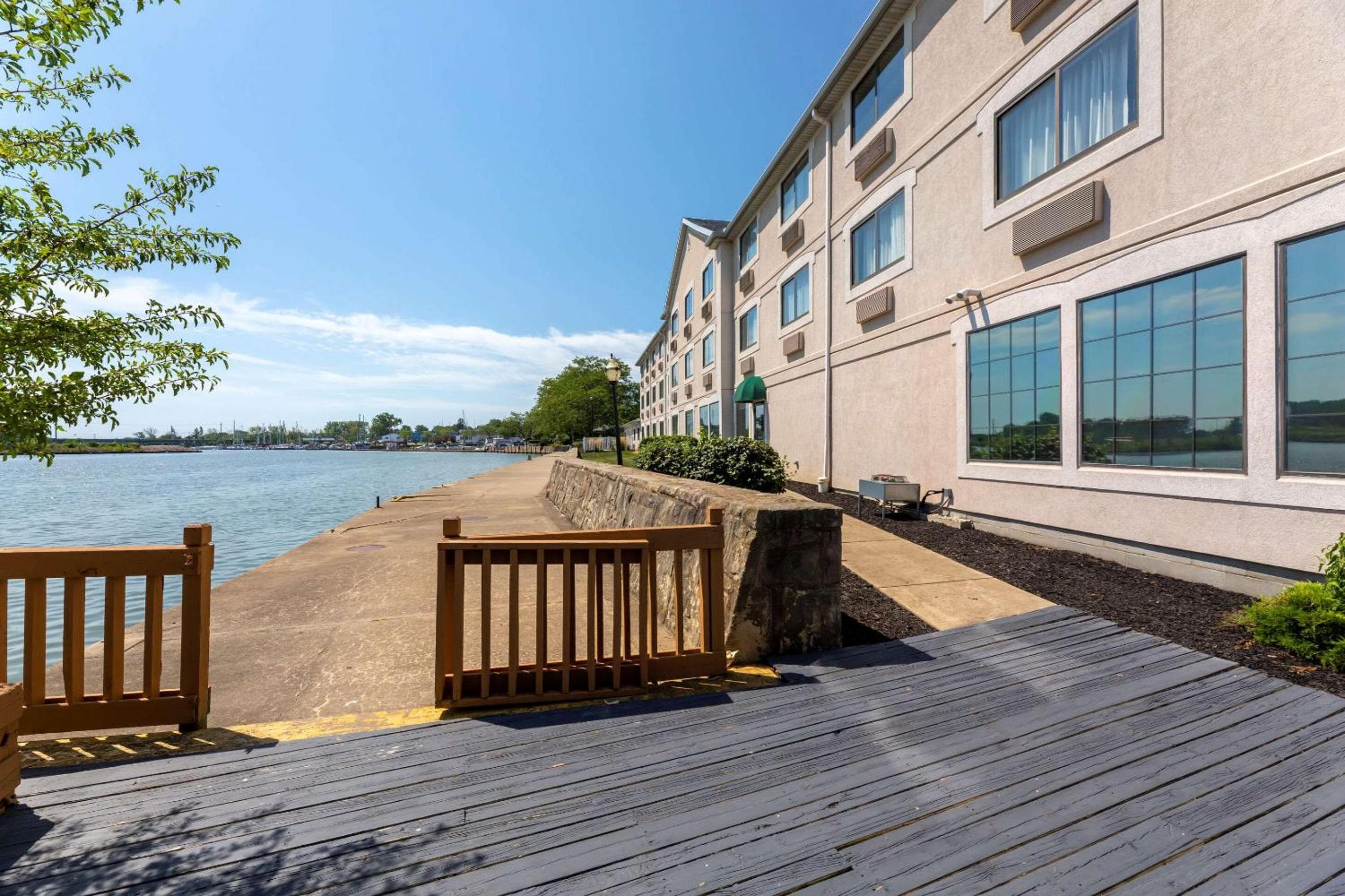 Comfort Inn River's Edge