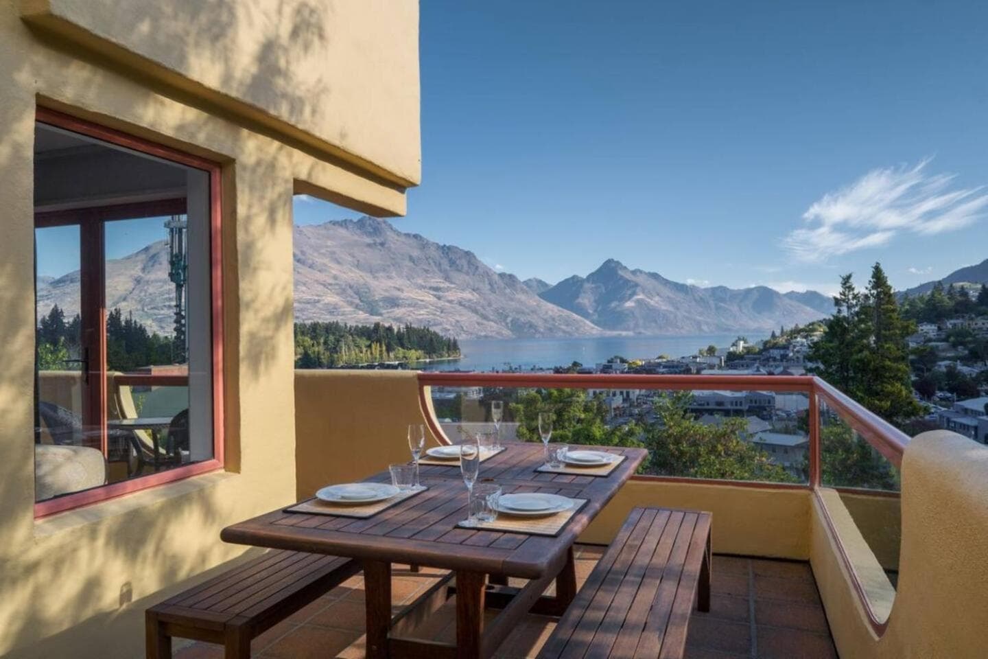Magnificent Apartment with Great Views!