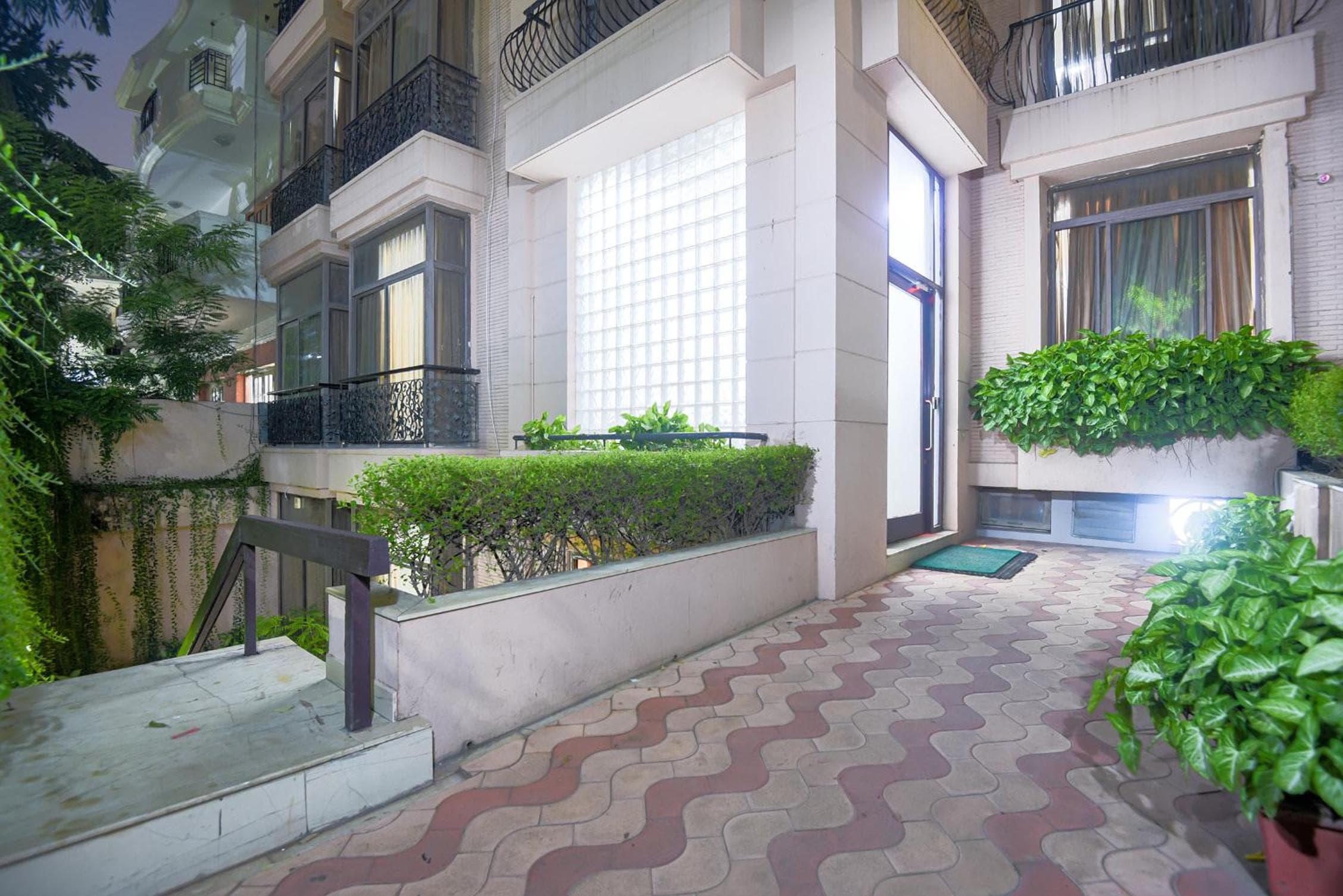 BedChambers Serviced Apartments, Sector 40