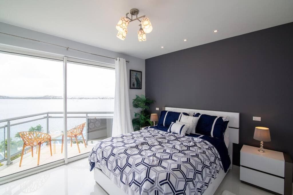 Skyline Luxury 5 Star Condo