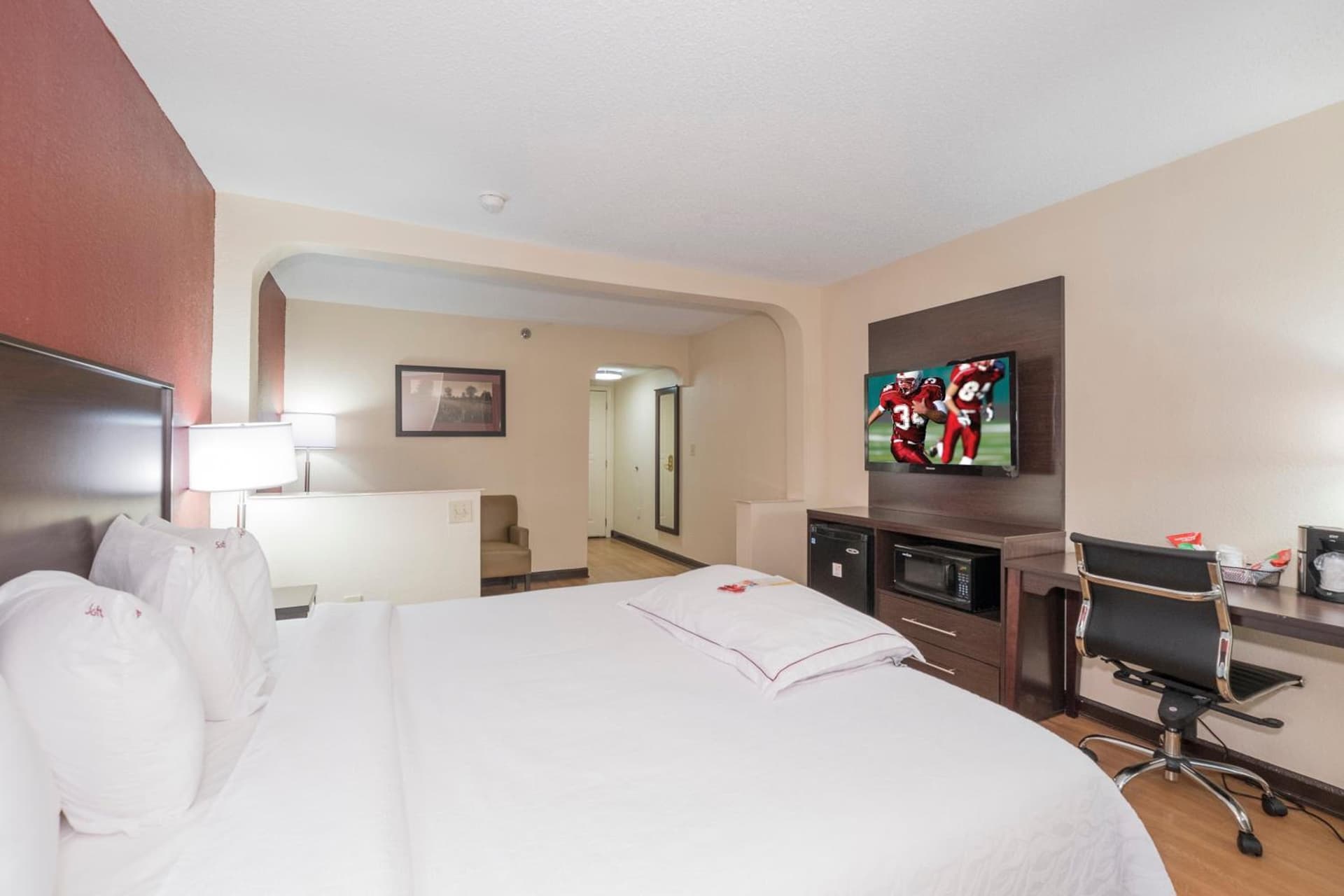 Red Roof Inn PLUS+ & Suites Opelika