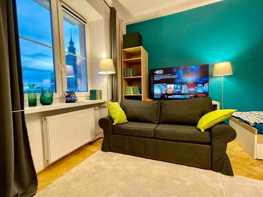 Super SQUARE Metro x2 fast WiFi 55'TV Netflix HBO AppleTV+ AmazonTV