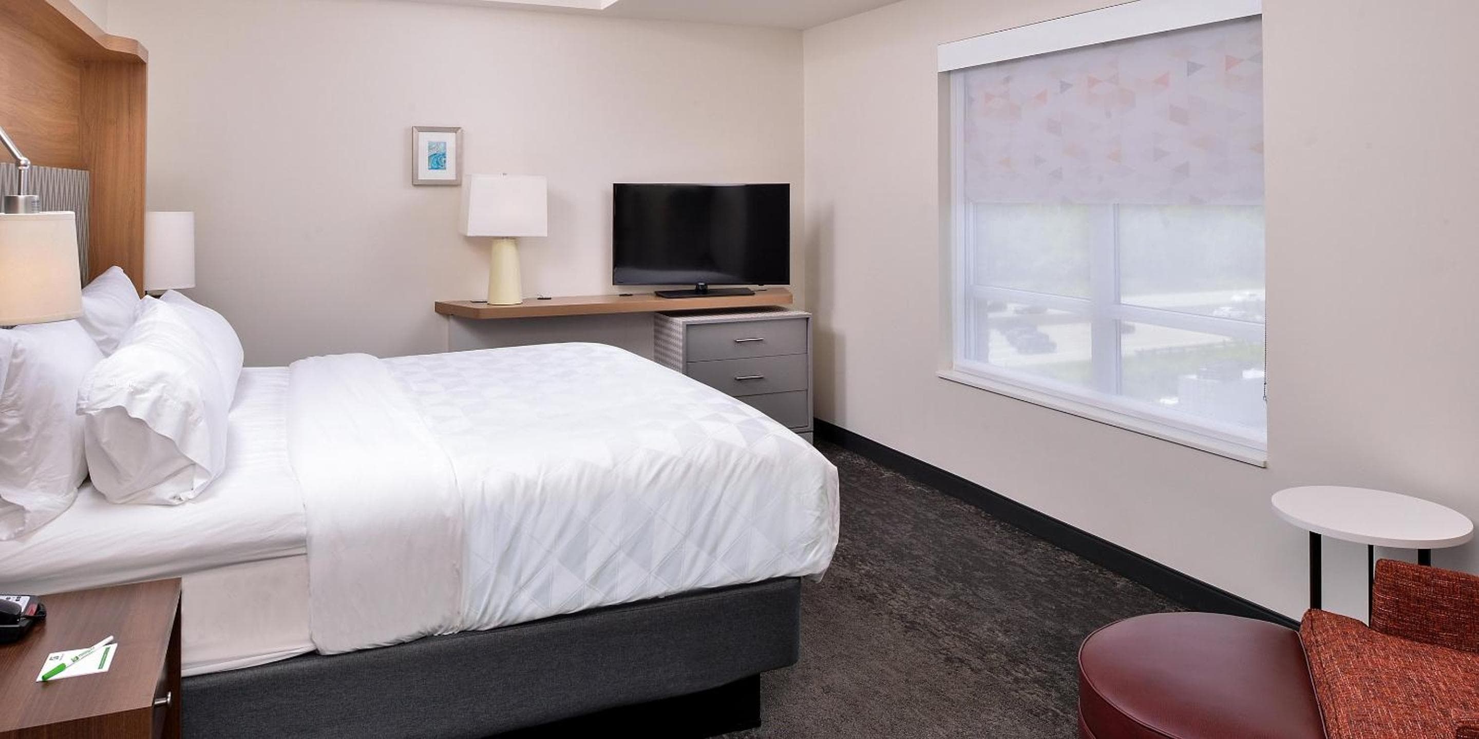 Holiday Inn & Suites Farmington Hills - Detroit NW by IHG