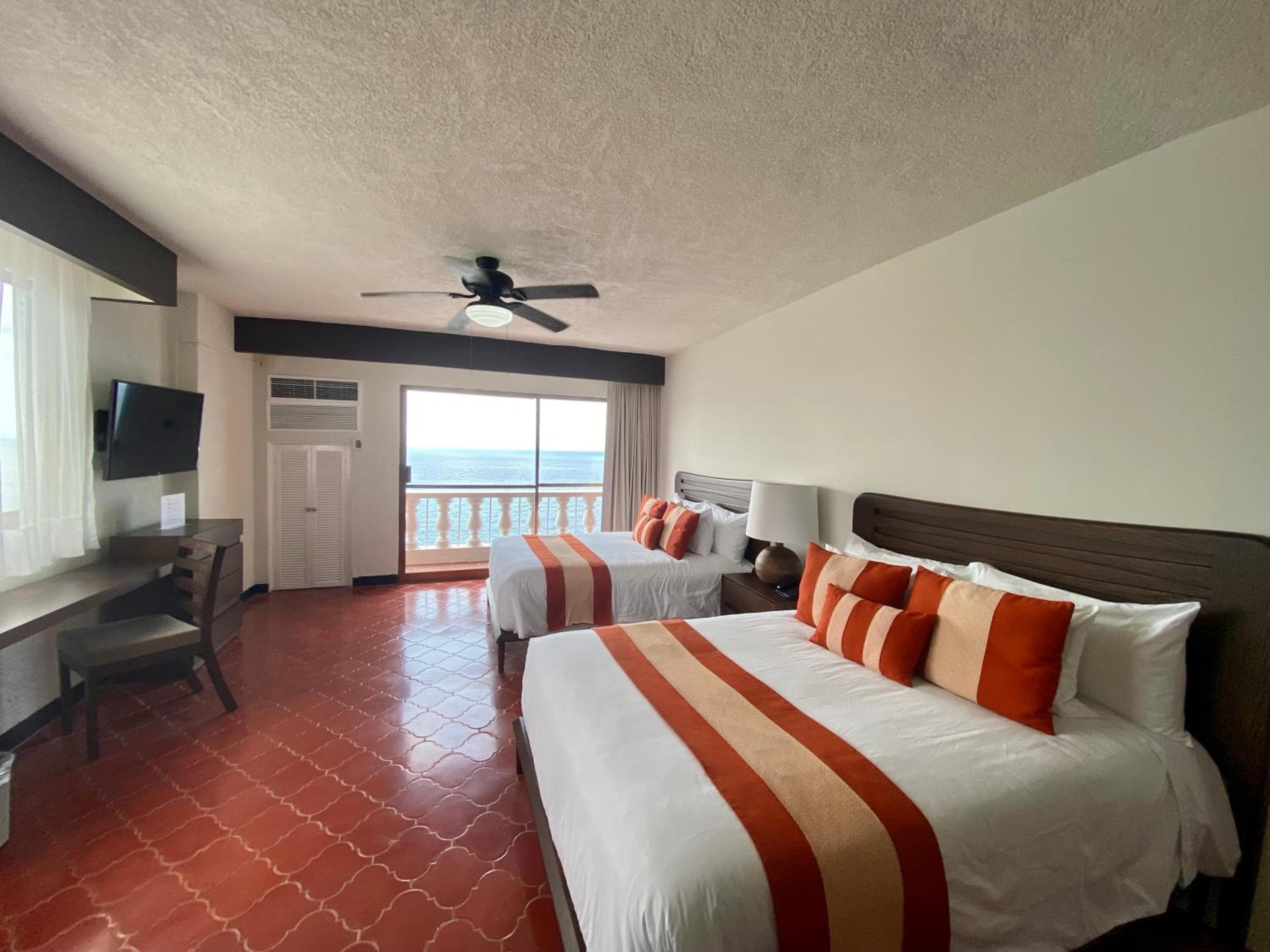 Costa Sur All Inclusive Resort