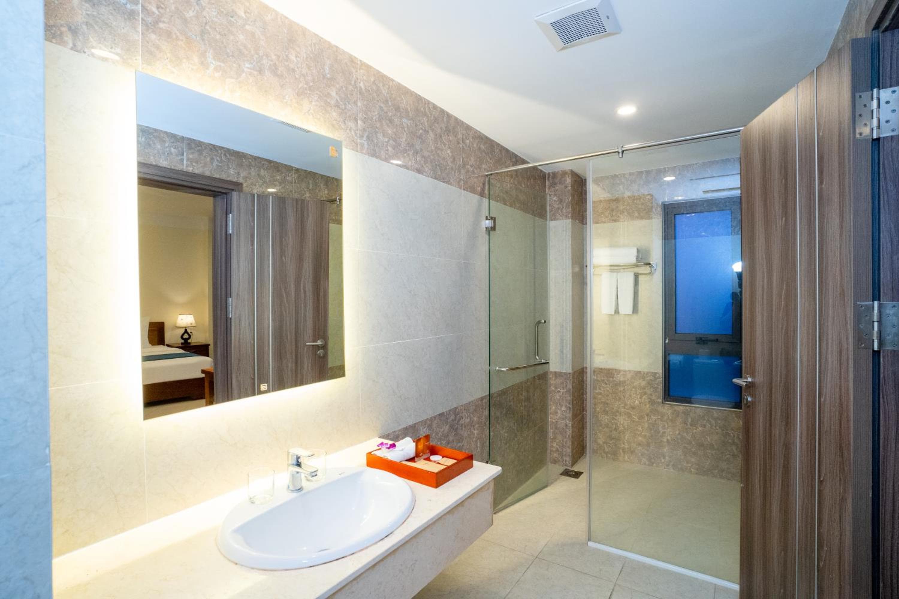 Navy Hotel Cam Ranh