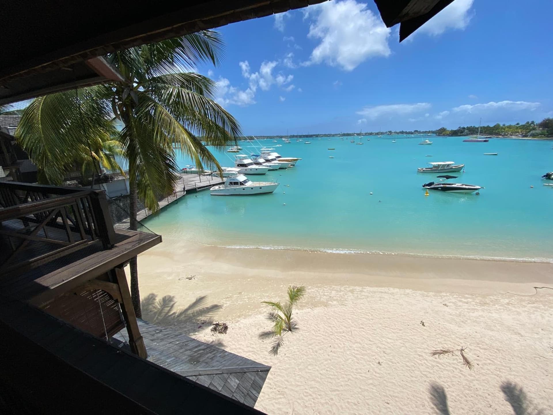 Grand Baie Seaview Penthouse-direct on beach