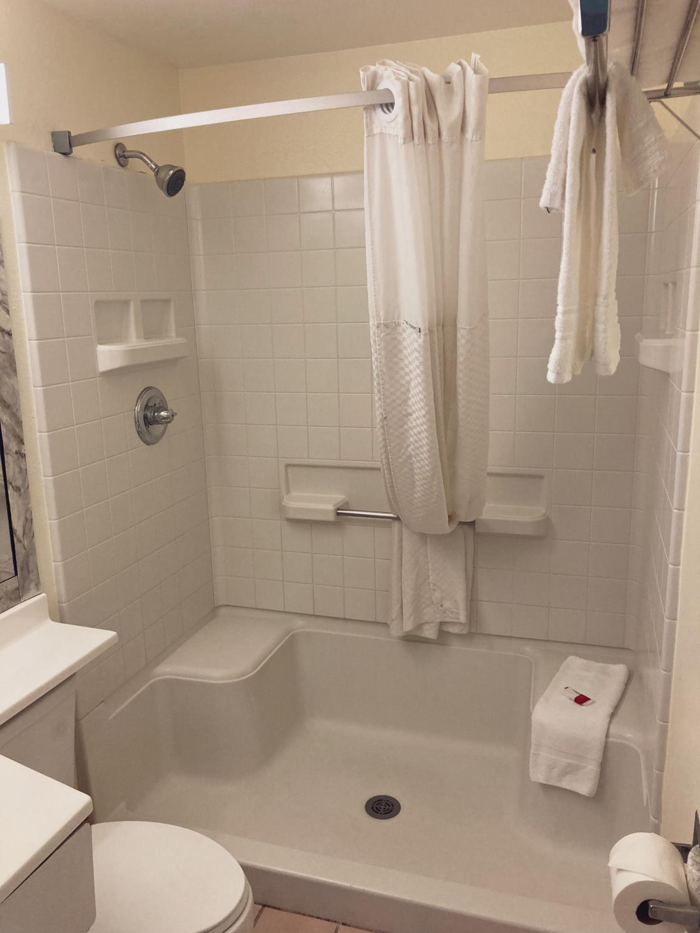 Super 8 by Wyndham Windsor