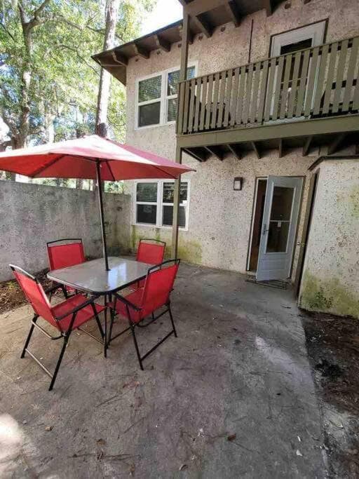 Elegant 2-bedroom pet-friendly villa w 2 parking spaces