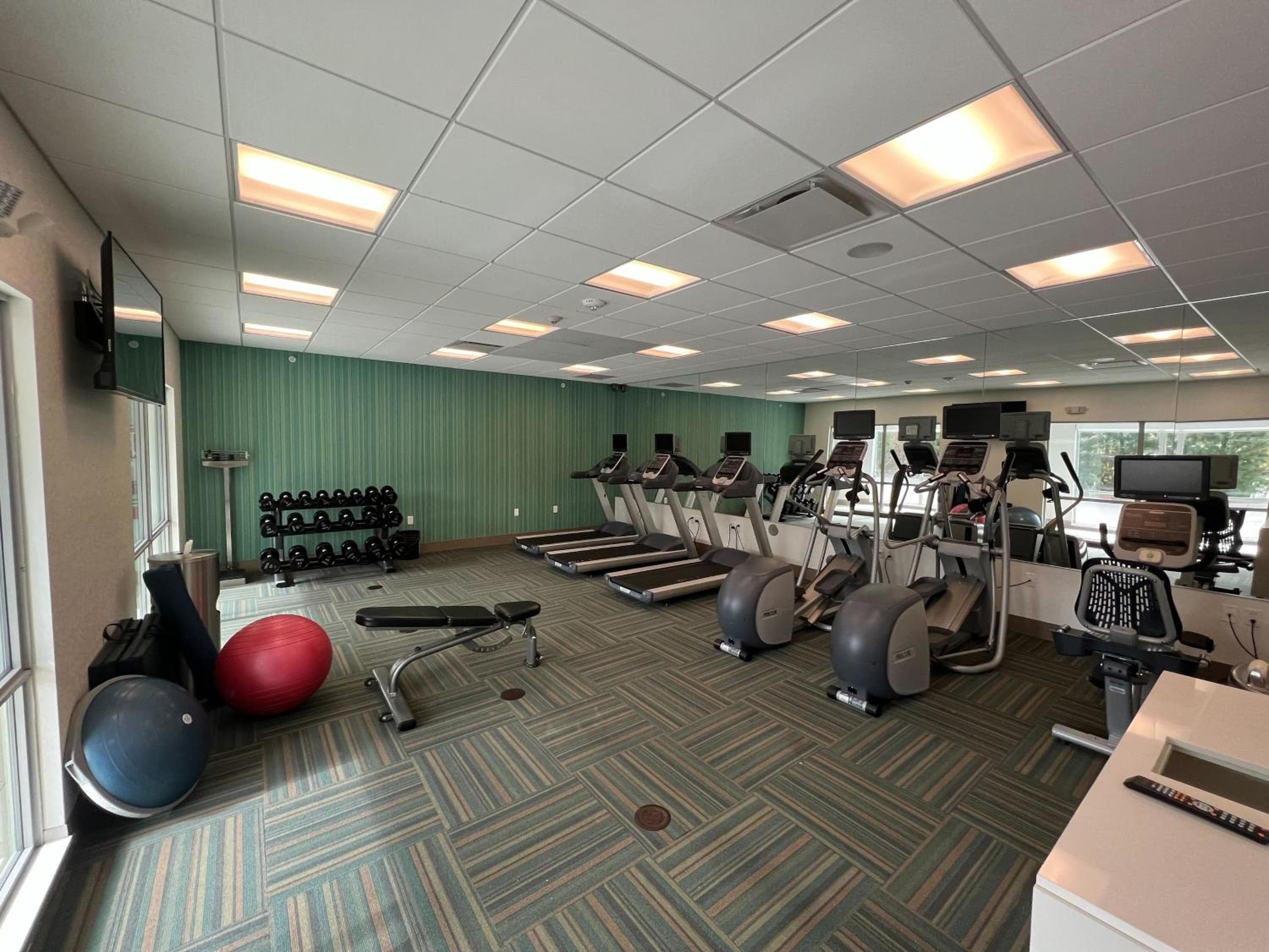 Holiday Inn Express & Suites - Detroit Northwest - Livonia by IHG