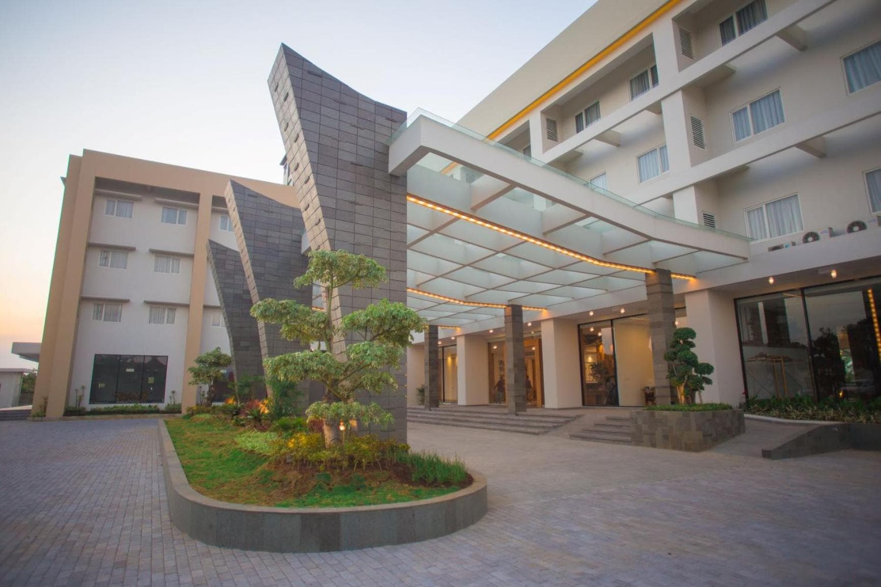Pollos Hotel & Gallery