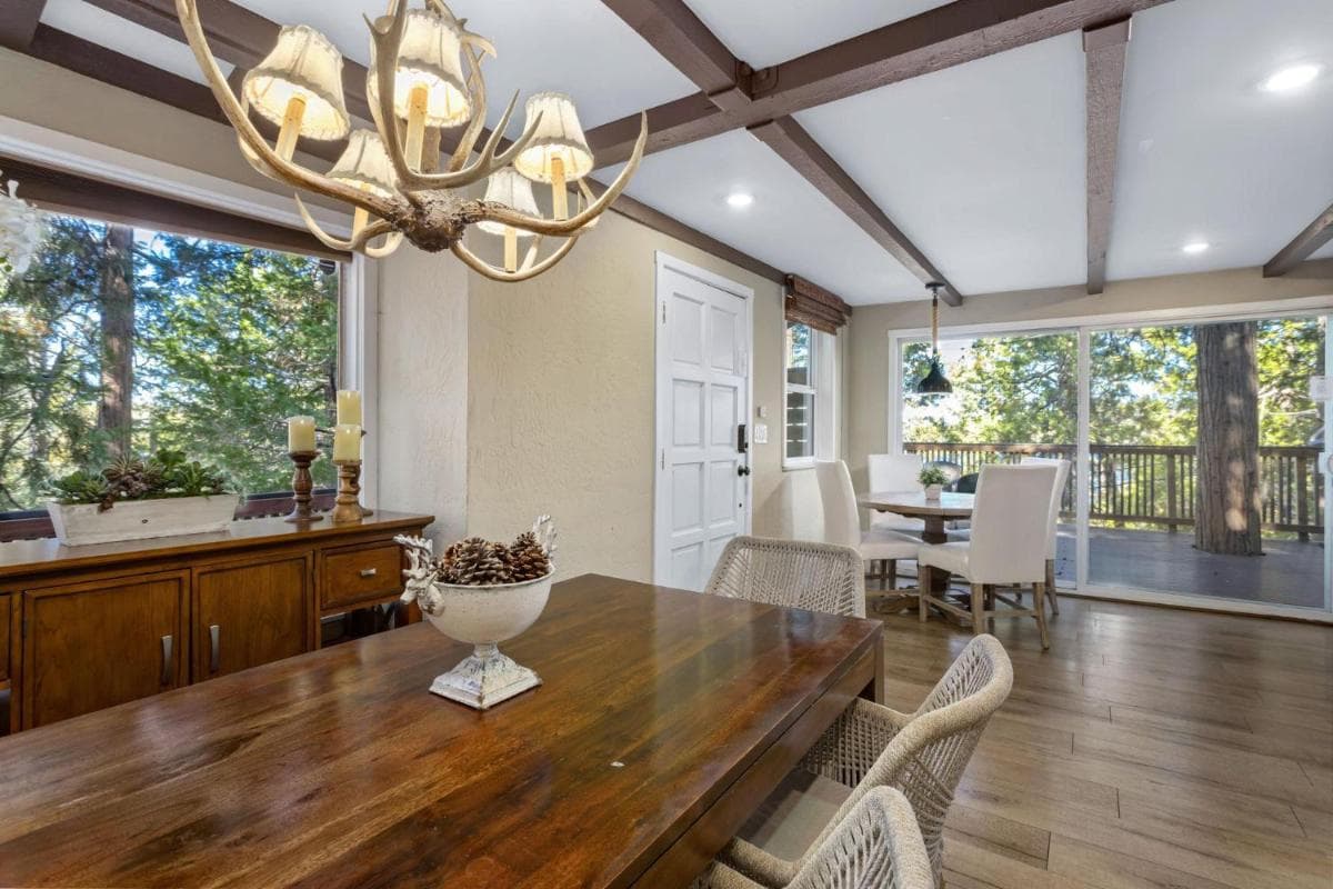 Spectacular Lake View, Luxe 3 Level Home, 1750 sqft, AC, Dogs, Walk to Village