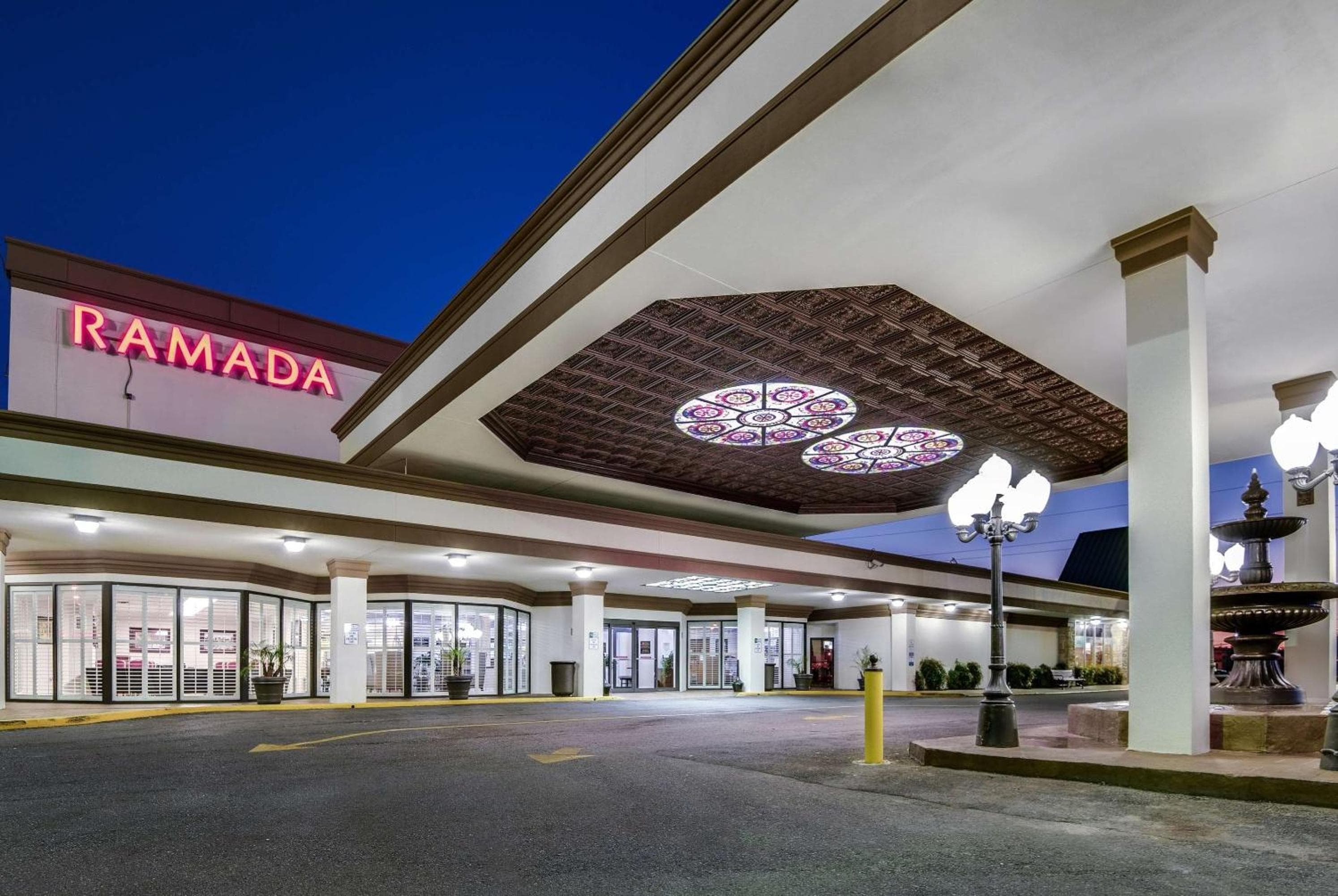Clarion Hotel & Suites