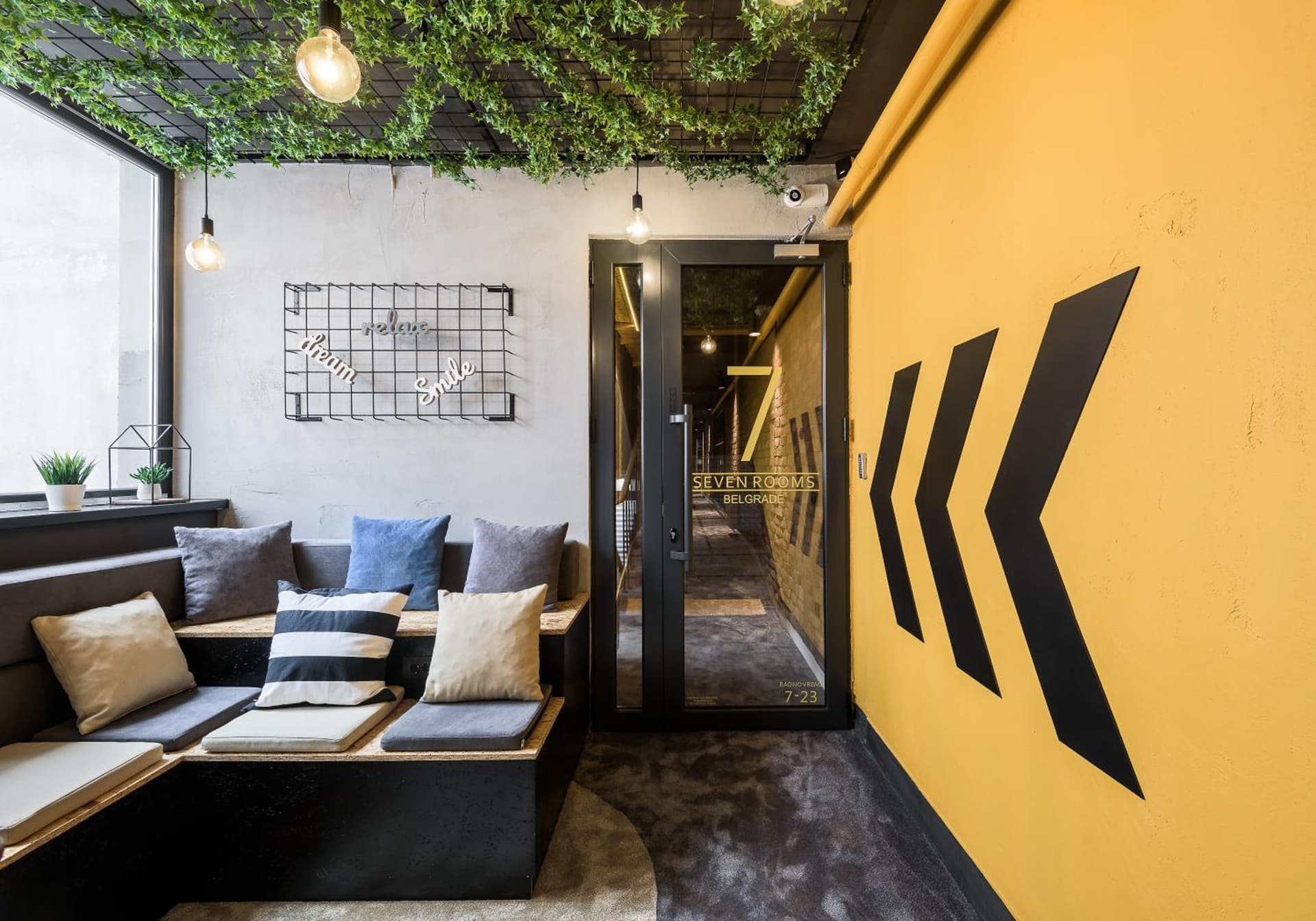 7 Rooms Suites