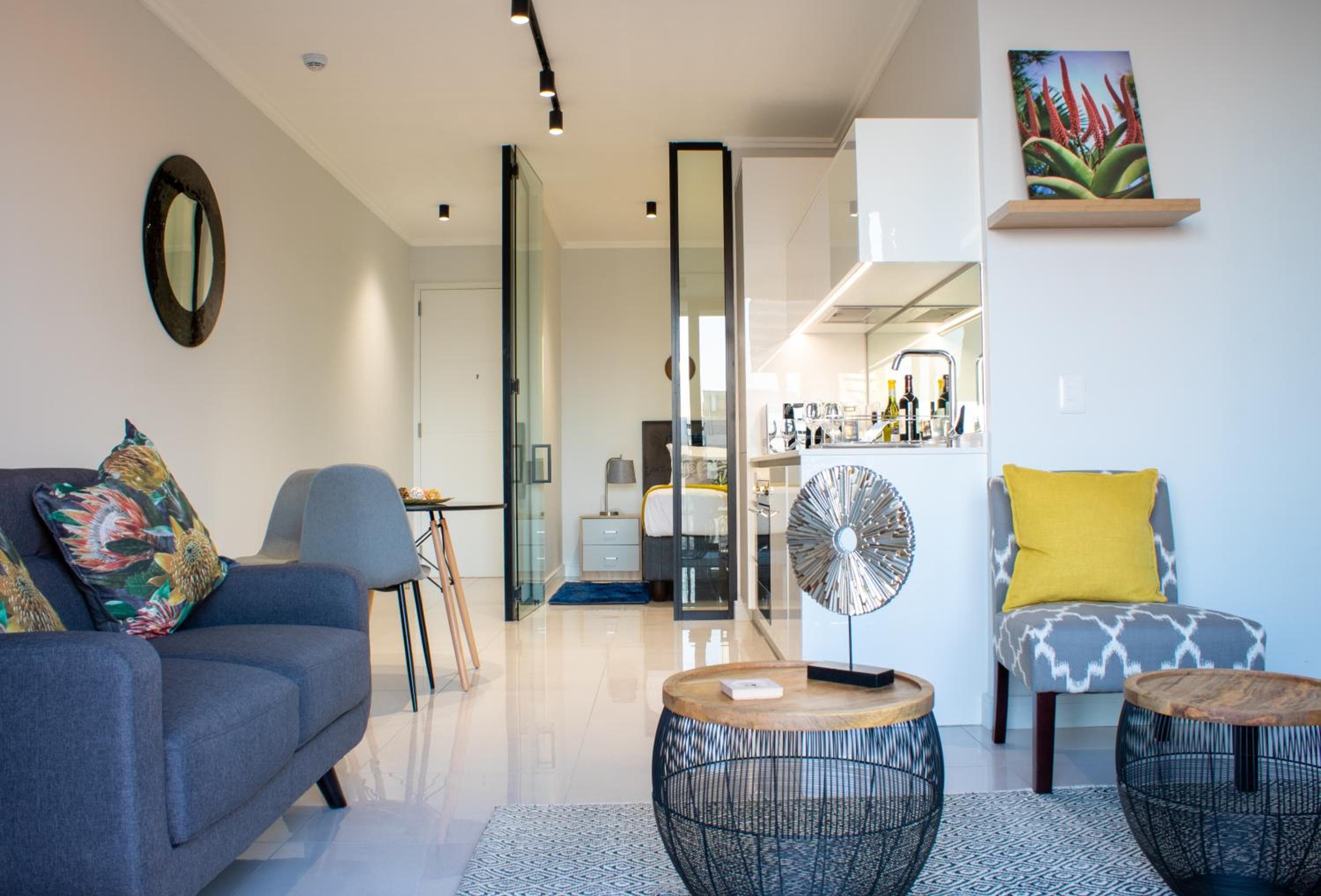 Modern 1 Bedroom Executive Apartment in Waterfall