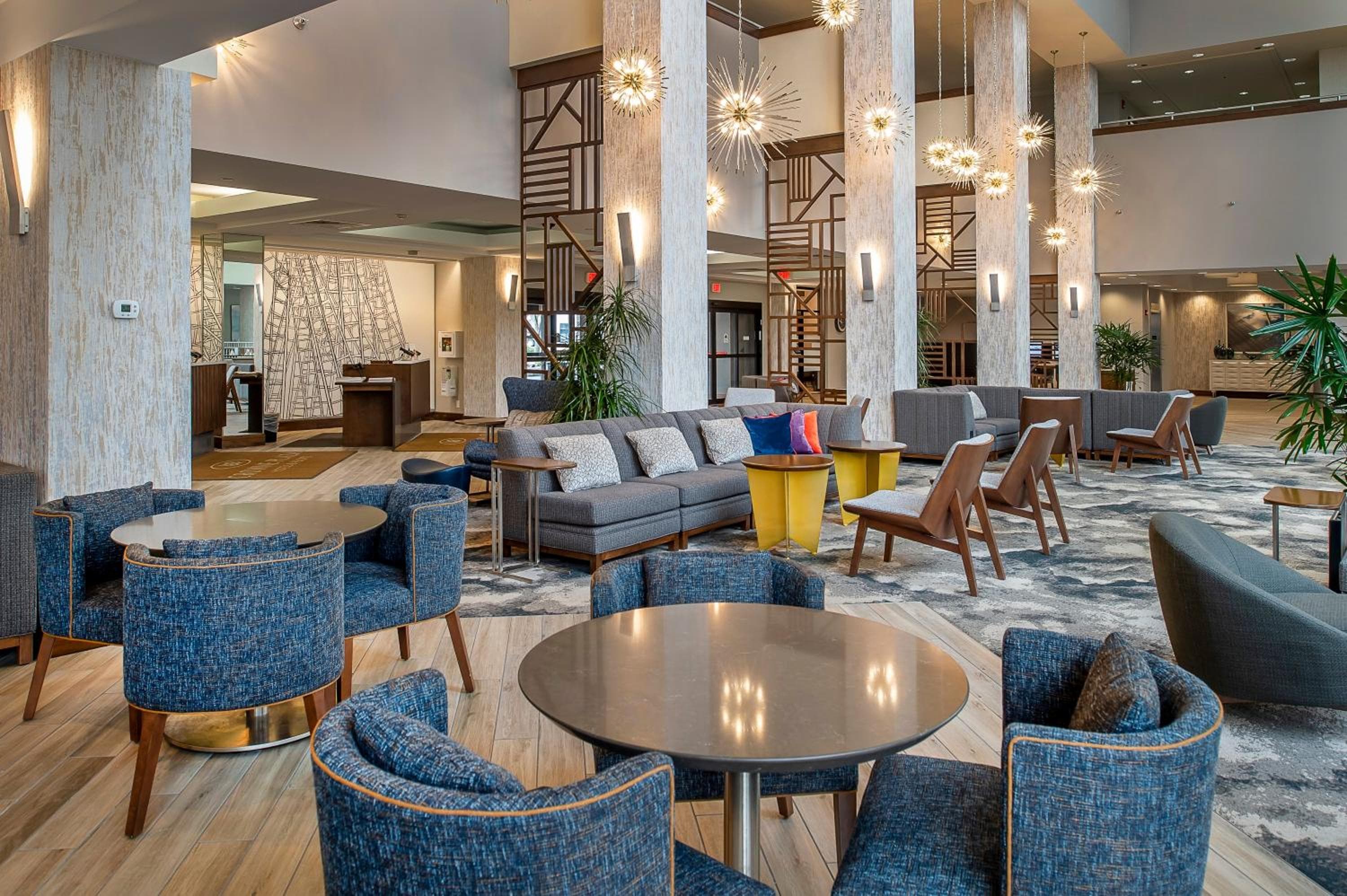 Crowne Plaza Hotel St. Louis Airport by IHG