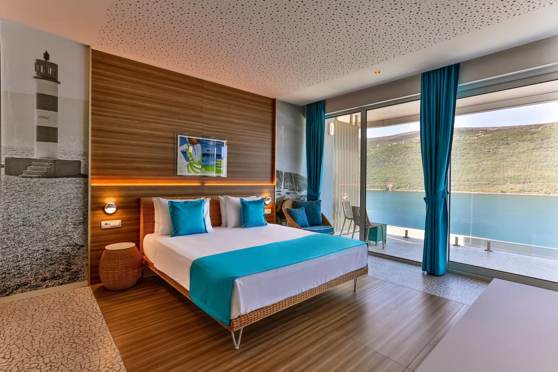 Carine Hotel Kumbor Superior