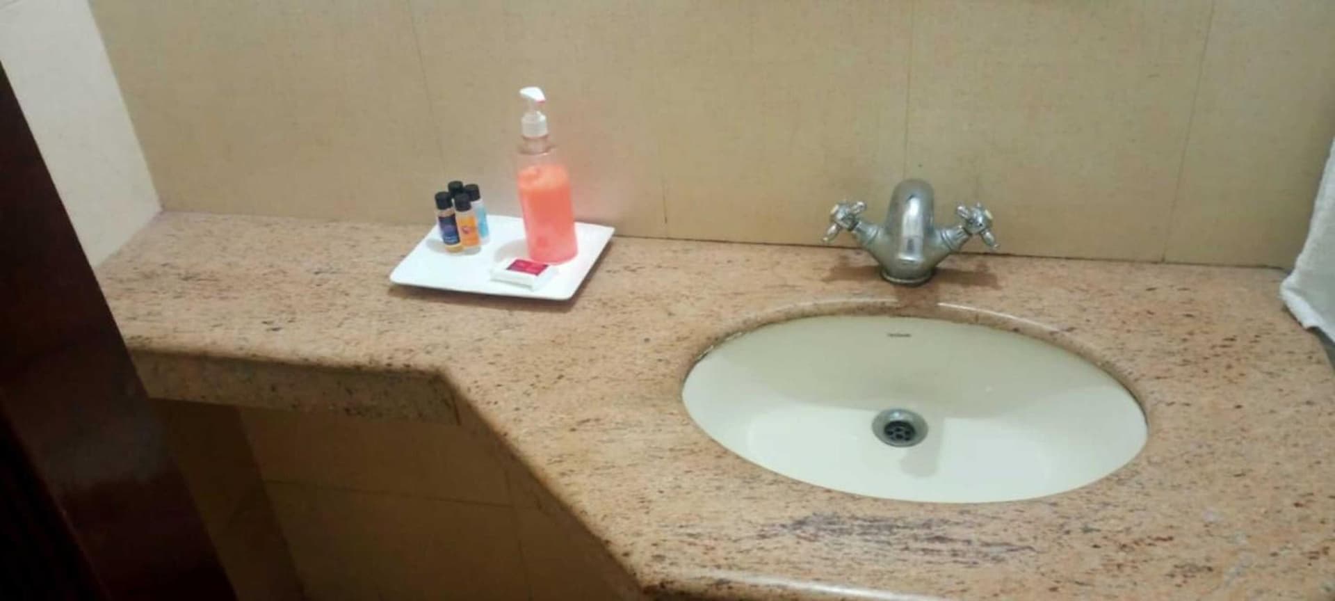HOTEL CORPORATE INN